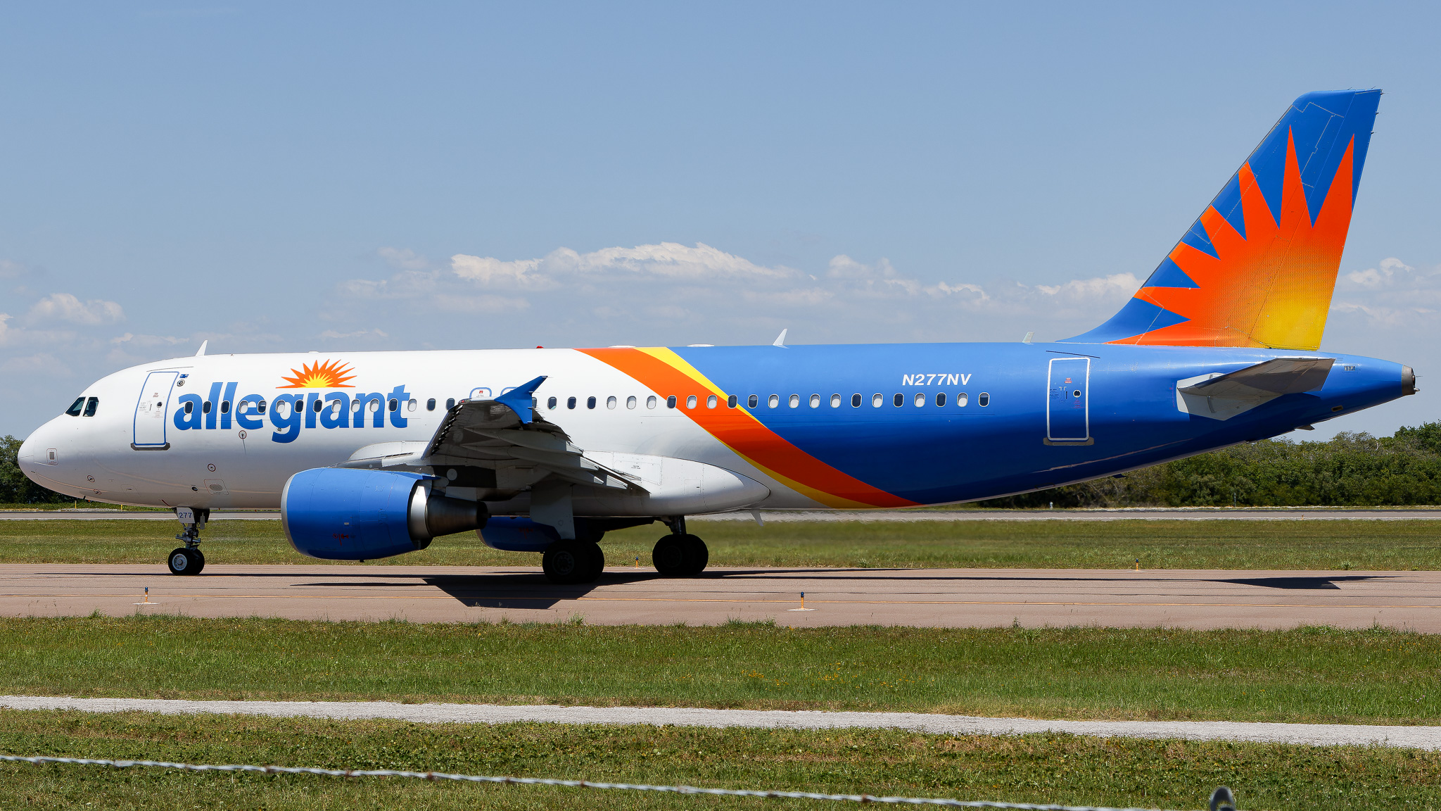 Full size: Allegiant Air Airbus A320 N277NV at St. Petersburg Clearwater International Airport