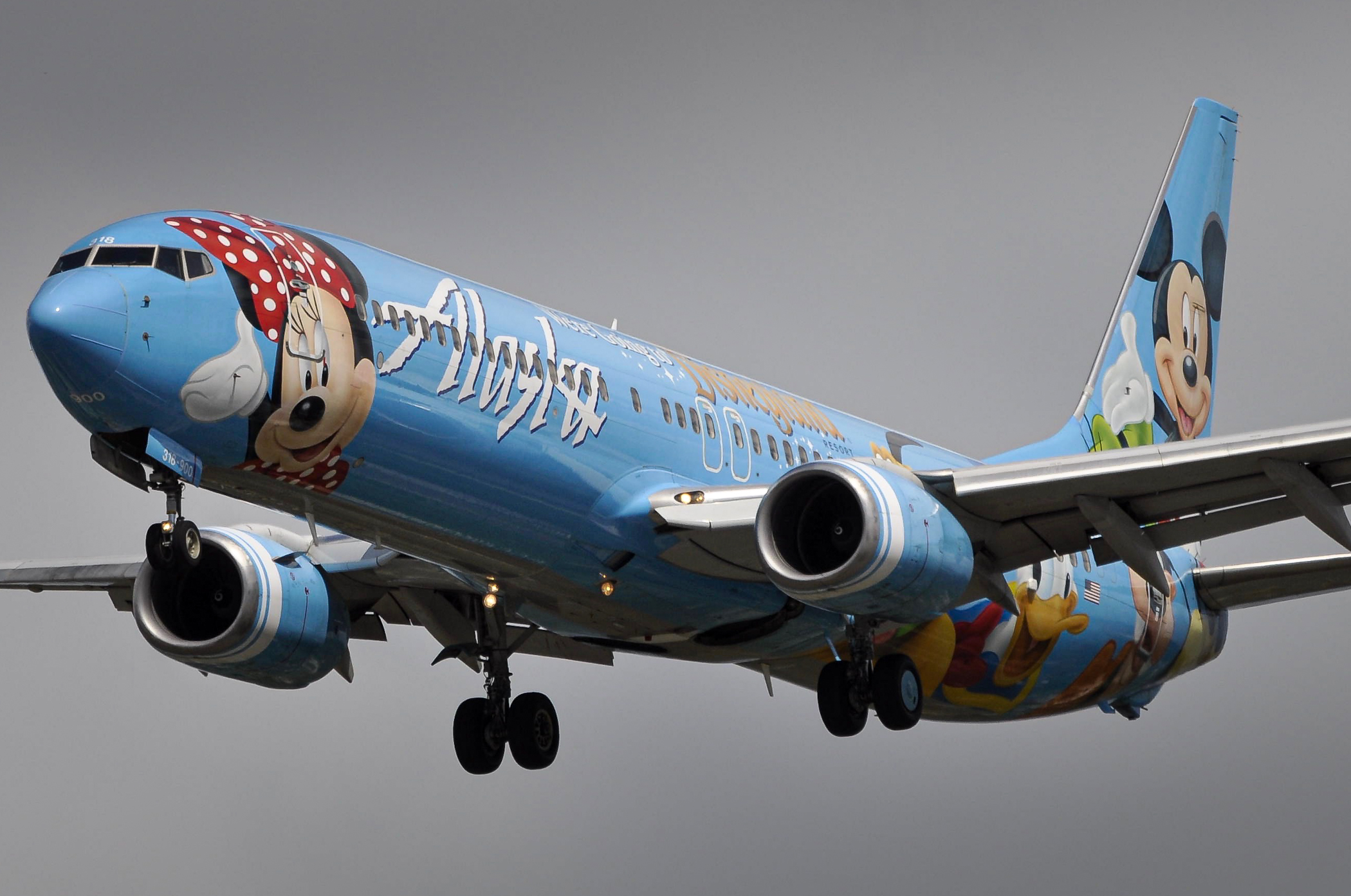 Full size: Alaska Airlines Boeing 737-900 N318AS at Chicago O'Hare International Airport