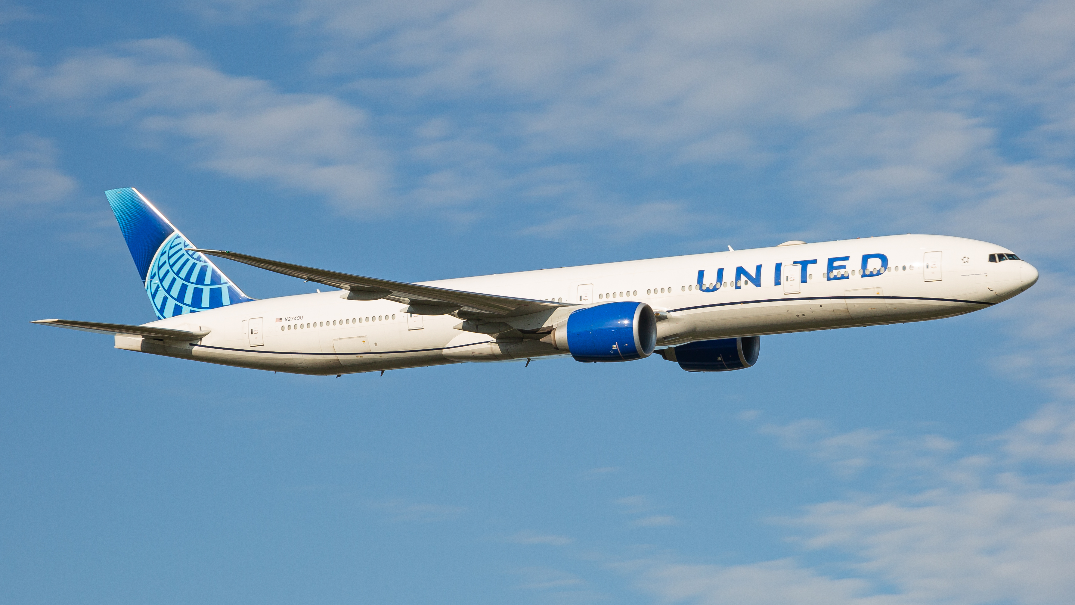 Full size: United Airlines Boeing 777-300ER N2749U at Baltimore/Washington International Thurgood Marshall Airport