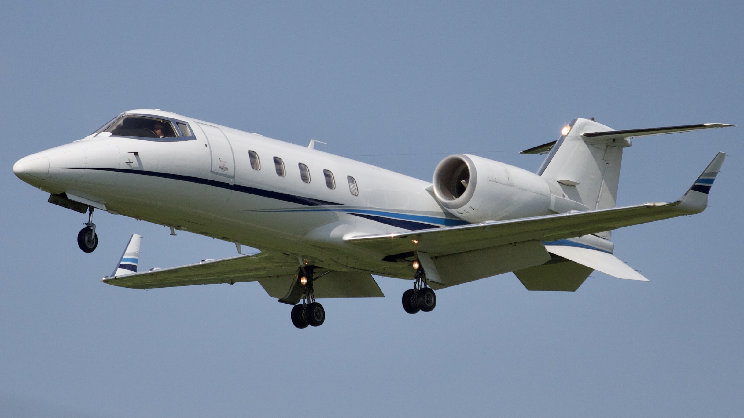 Full size: PRIVATE Learjet 60 N/A at John Glenn Columbus International Airport
