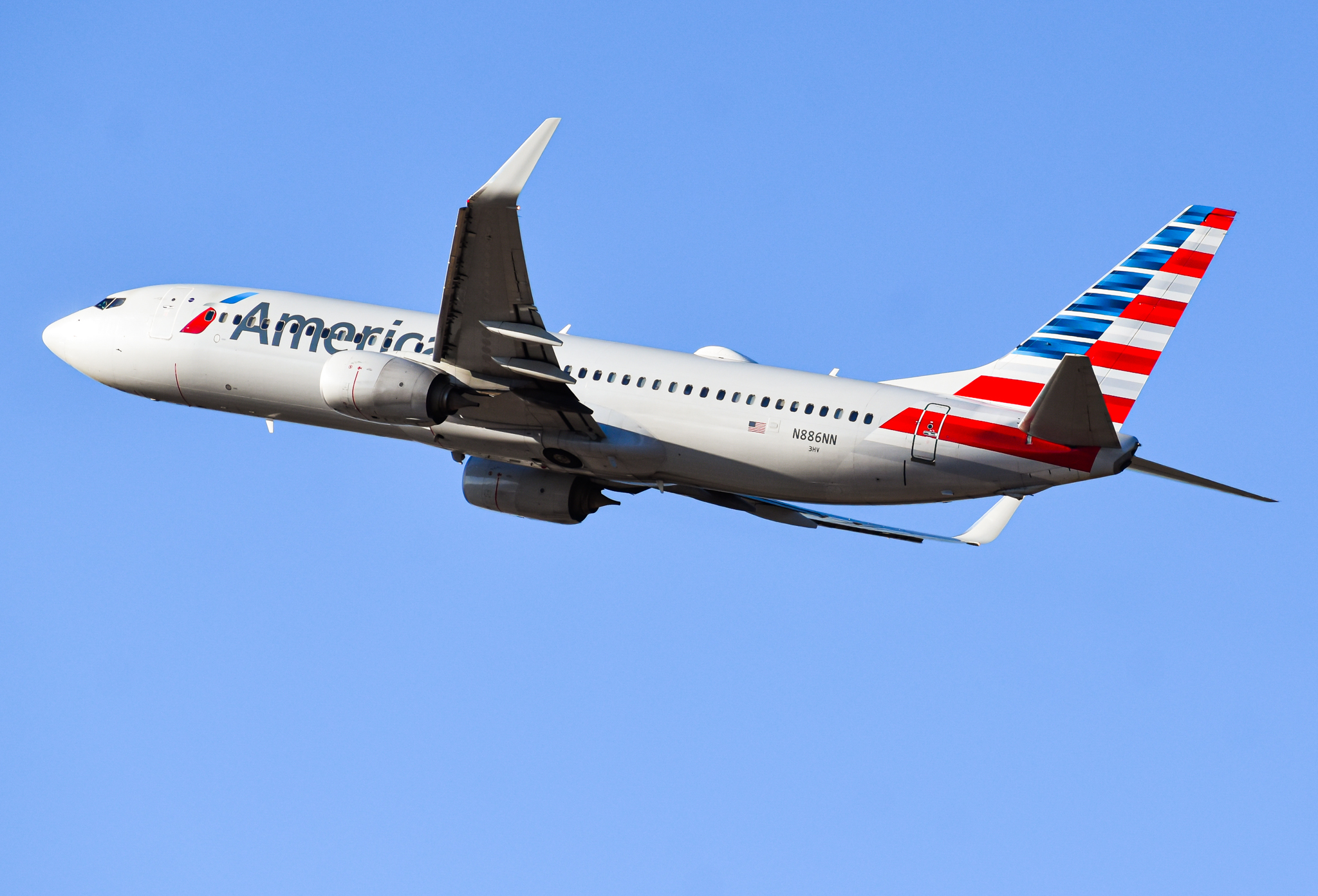 Full size: American Airlines Boeing 737-800 N886NN at Phoenix Sky Harbor International Airport