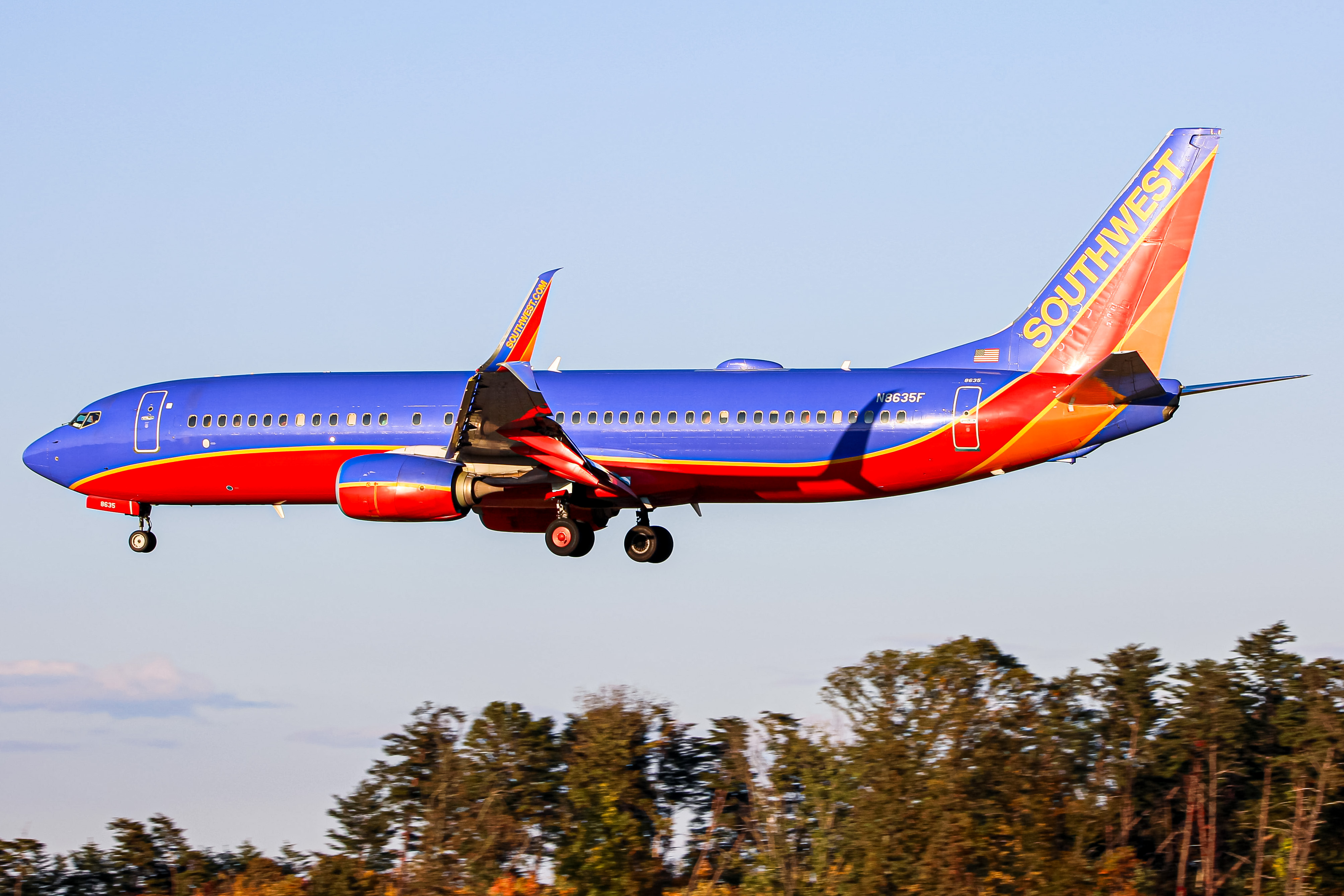 Full size: Southwest Airlines 737-800 N8635F at Baltimore/Washington International Thurgood Marshall Airport