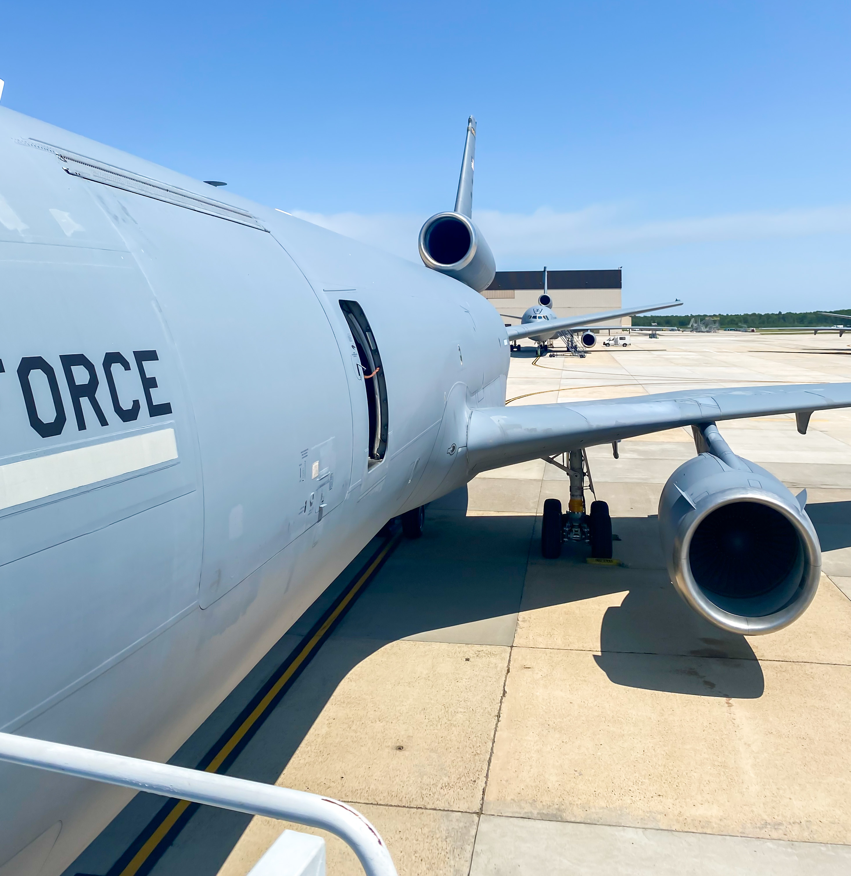 Full size: USAF - United States Air Force McDonnell Douglas KC-10 Extender 84-0186 at McGuire Field (Joint Base Mc Guire Dix Lakehurst) Airport