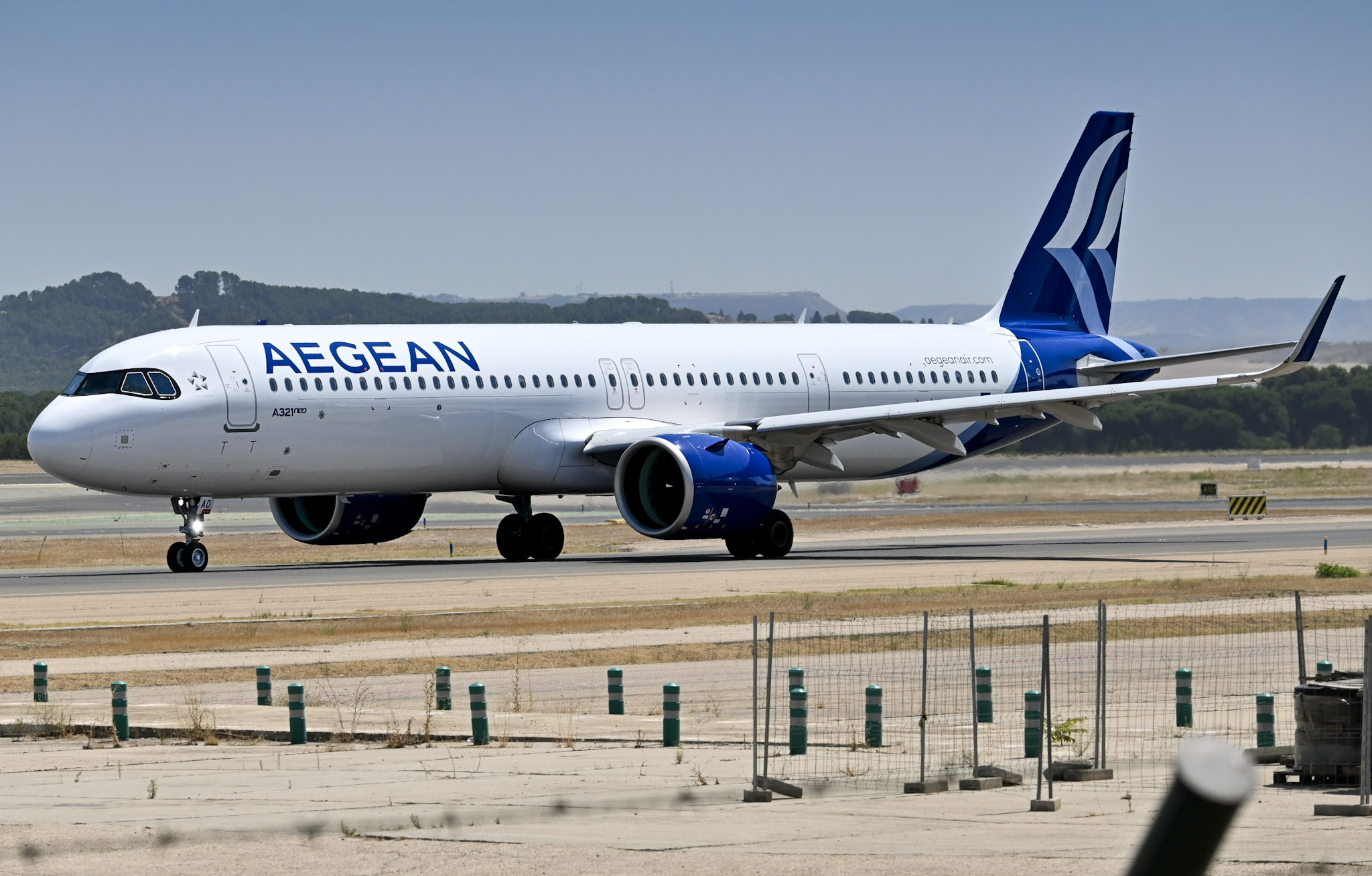 Full size: Aegean Airlines Airbus A321NEO SX-NAO at Madrid Barajas Airport