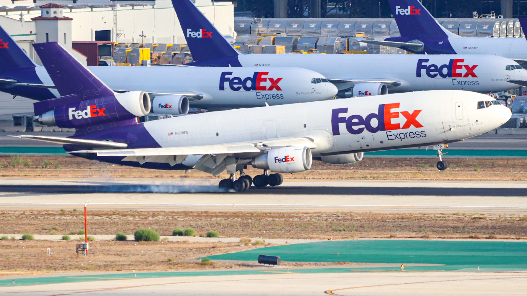 Full size: FedEx Express McDonnell Douglas MD-10F N306FE at Los Angeles International Airport