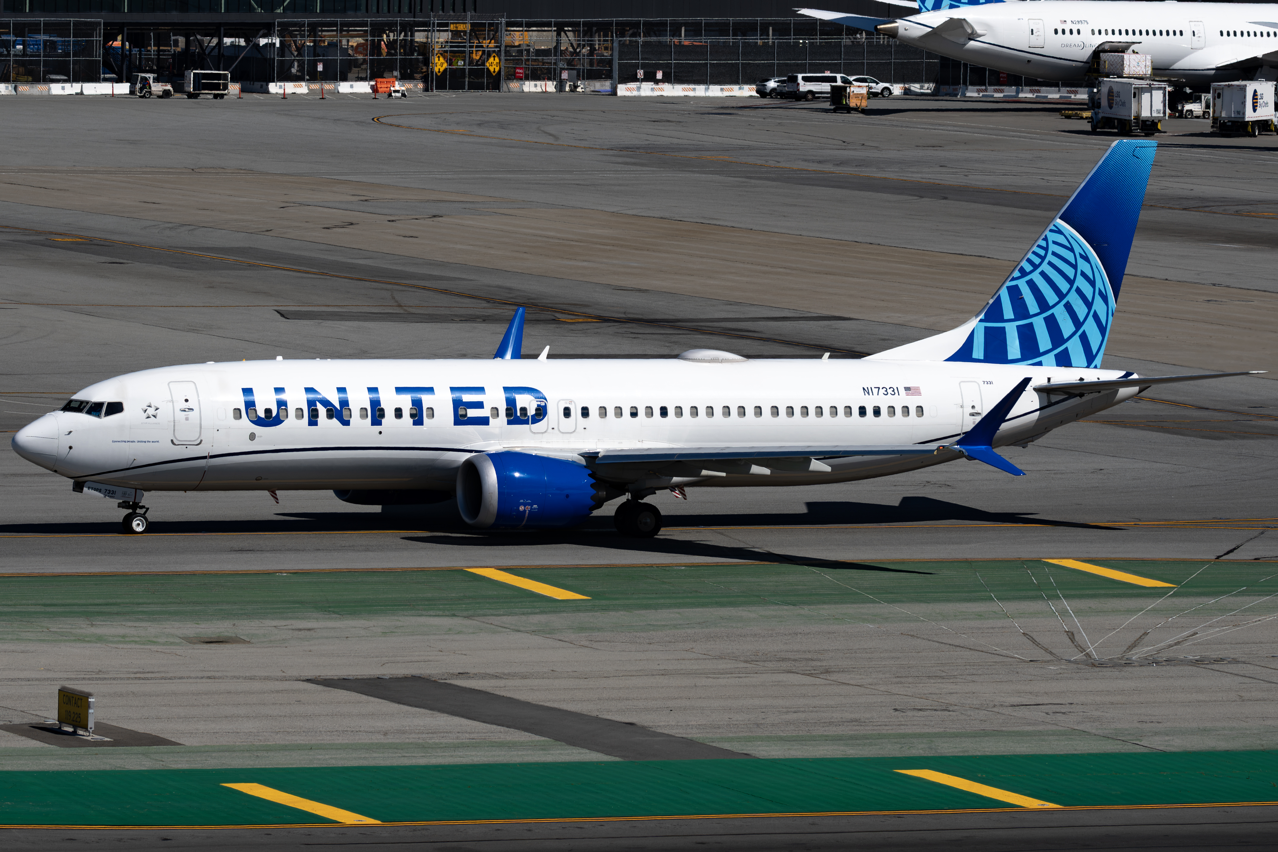 Full size: United Airlines Boeing 737 MAX 8 N17331 at San Francisco International Airport