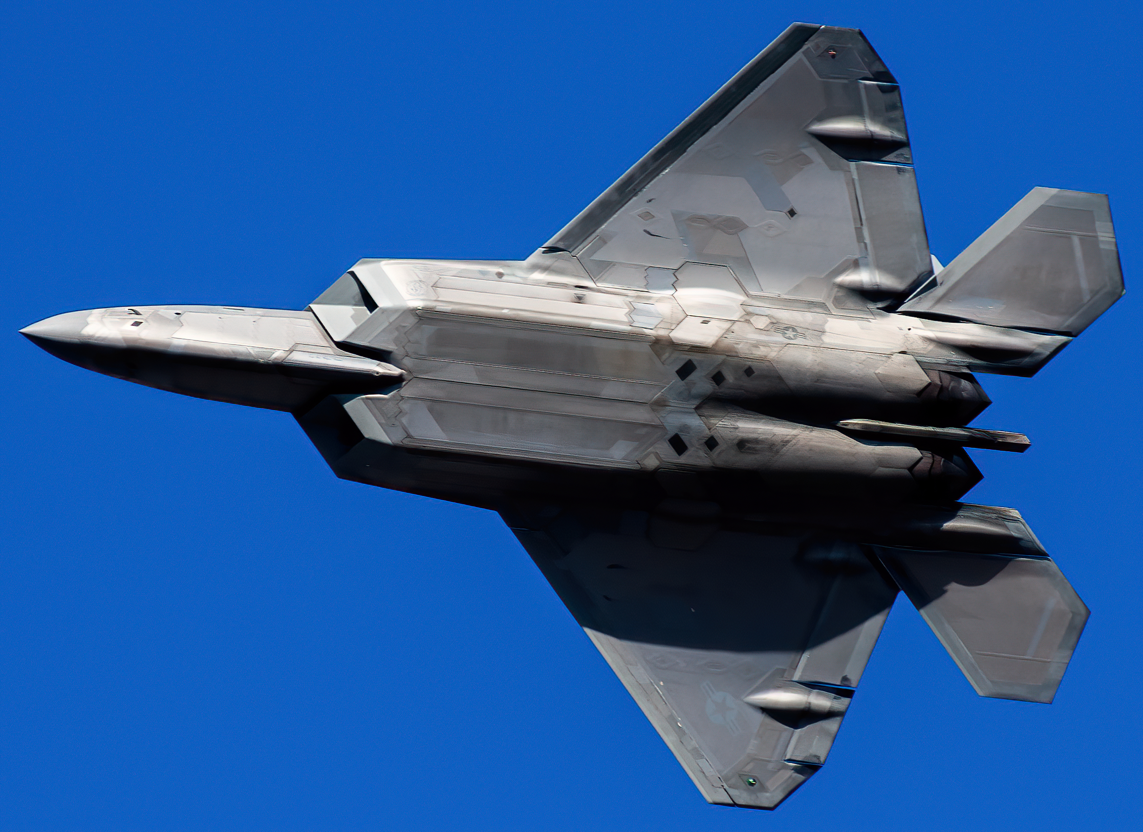 Full size: USAF - United States Air Force Lockheed Martin F-22 Raptor 08-4156 at Langley Air Force Base
