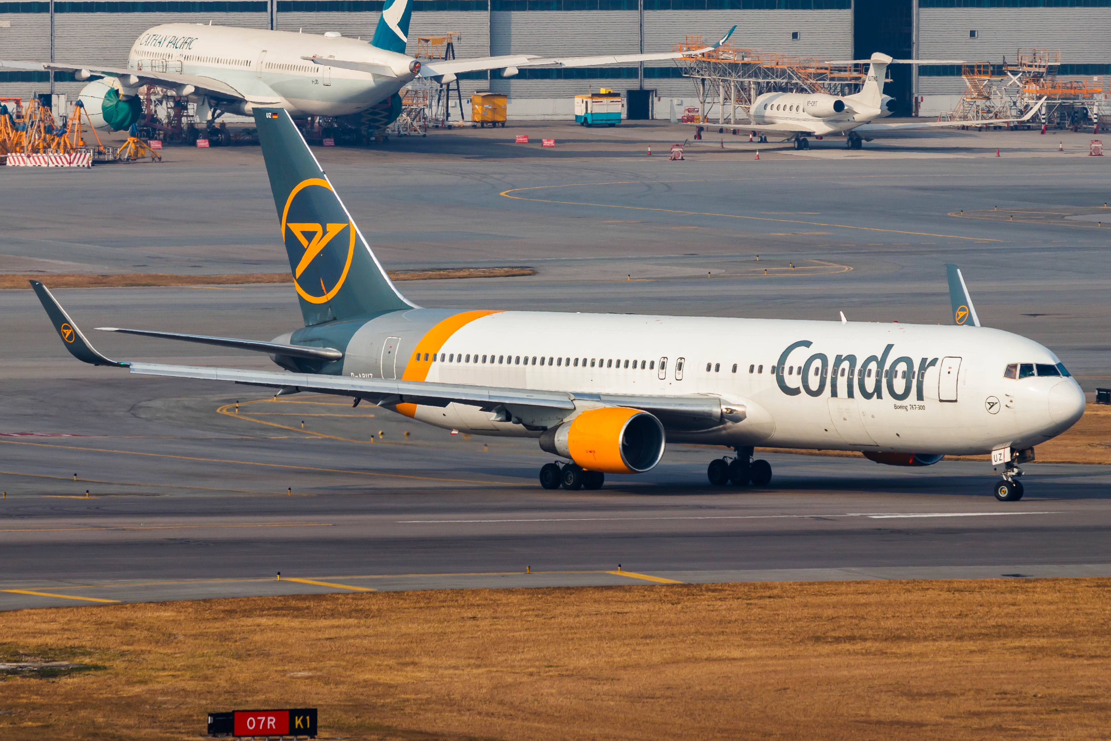 Full size: Condor Boeing 767-300ER D-ABUZ at Hong Kong International Airport