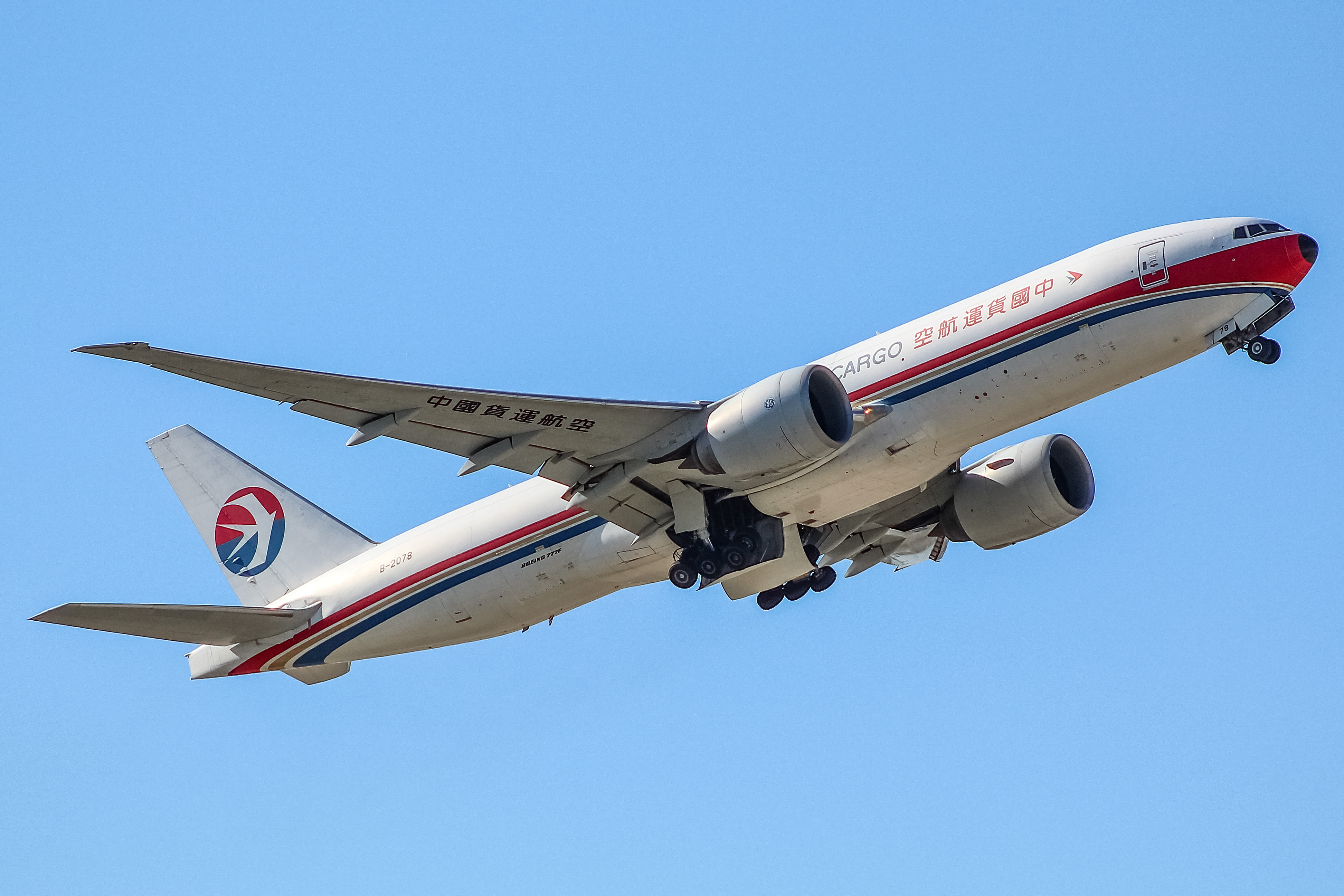 Full size: China Cargo Airlines Boeing 777-F B-2078 at Chicago O'Hare International Airport