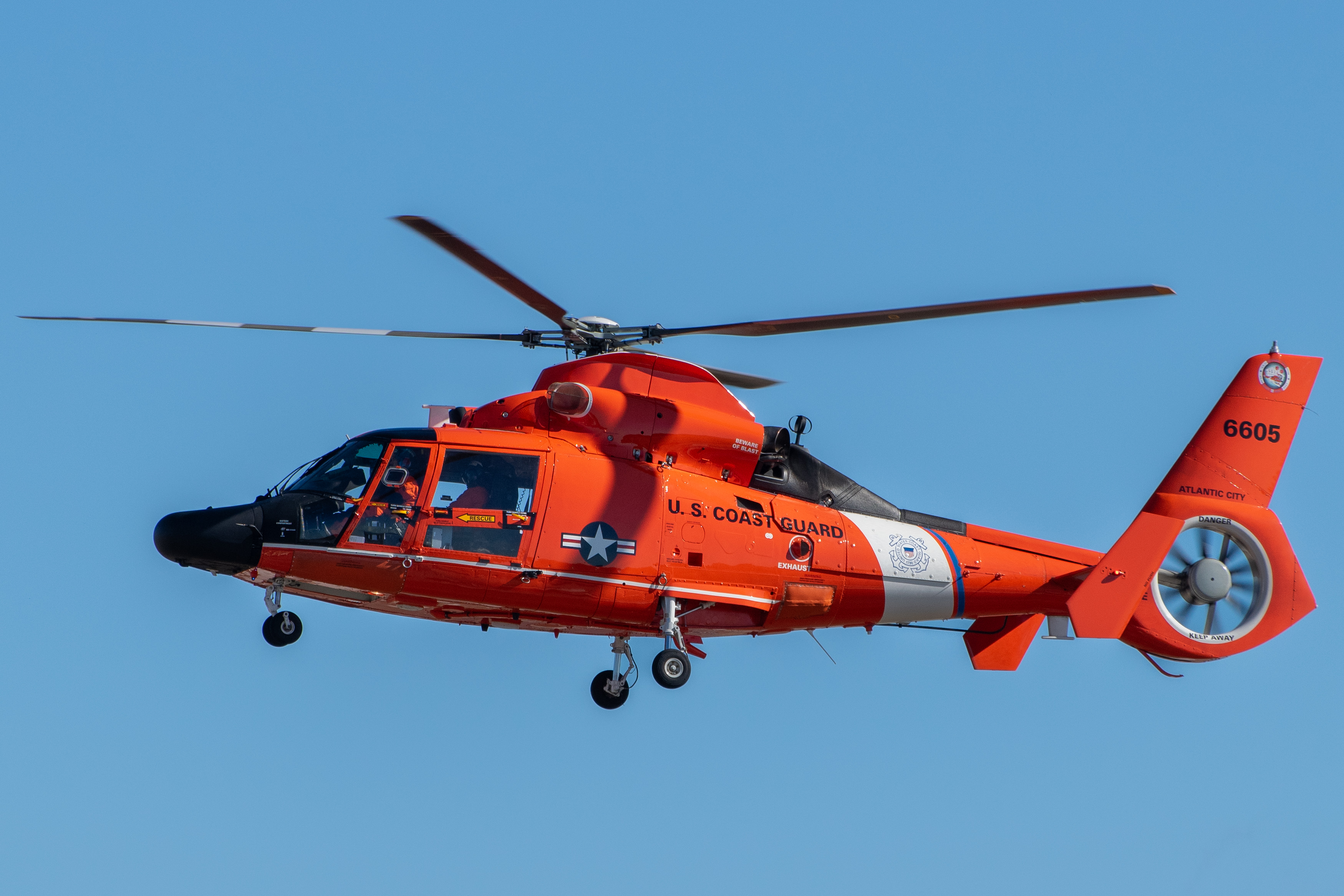 Full size: USCG - United States Coast Guard Arospatiale MH-65D Dolphin  6605 at Atlantic City International Airport
