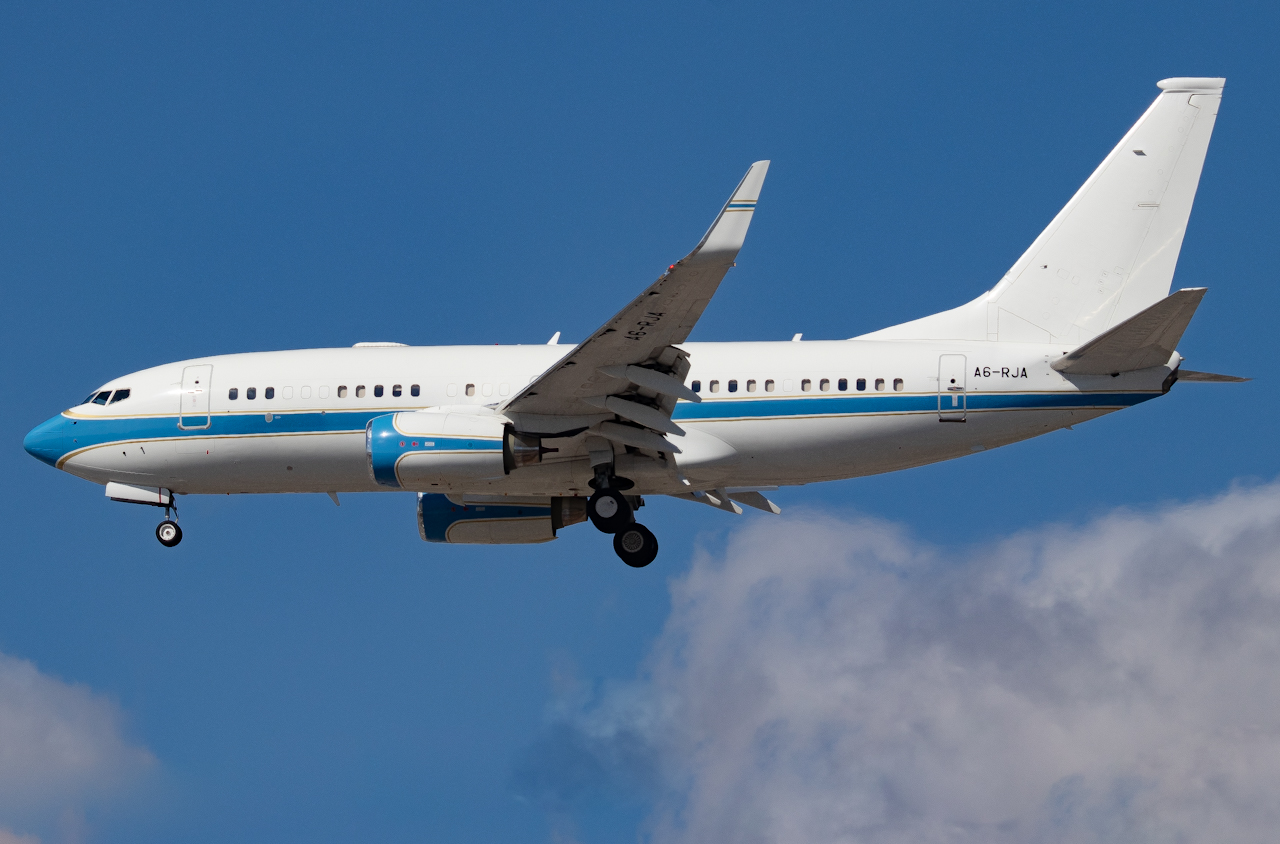 Full size: PRIVATE Boeing 737-700BBJ A6-RJA at Miami International Airport