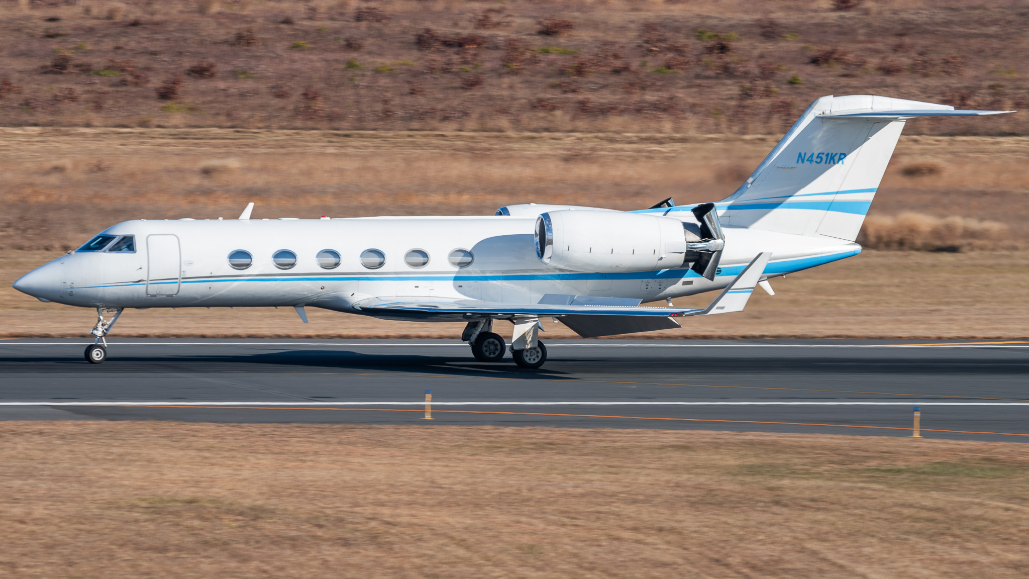 Full size: PRIVATE Gulfstream IV N451KR at Atlantic City International Airport