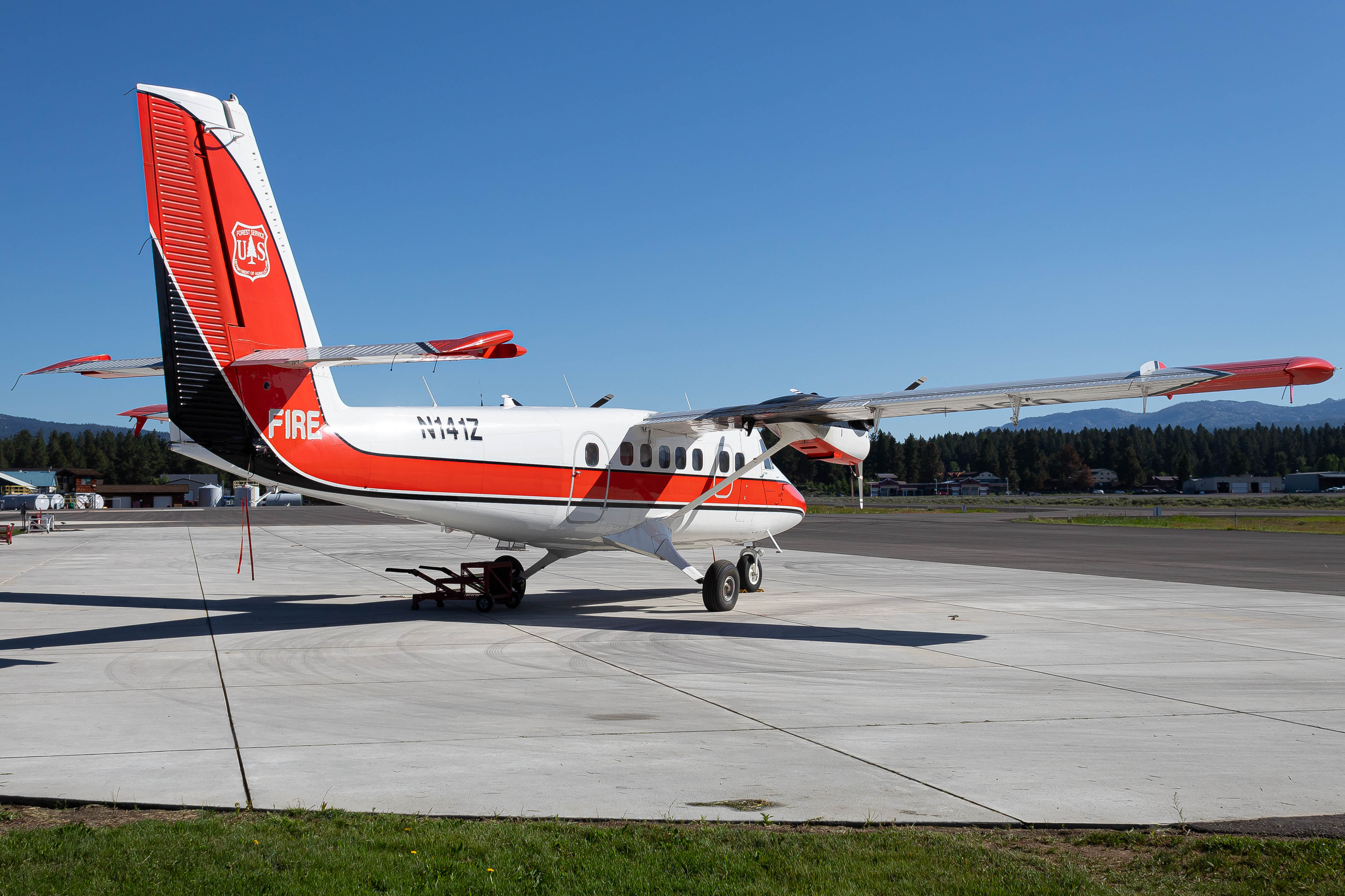 Full size:  U.S. Forest Service De Havilland DHC-6 N141Z at Mc Call Municipal Airport
