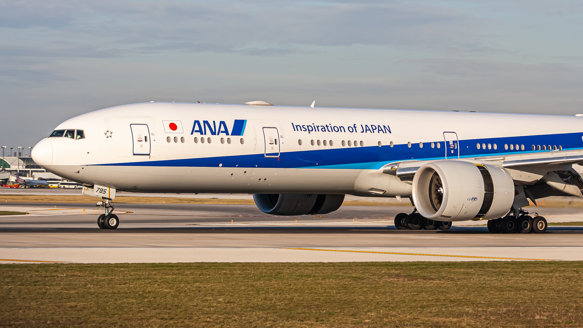 Full size: All Nippon Airways Boeing 777-300ER JA795A at Chicago O'Hare International Airport