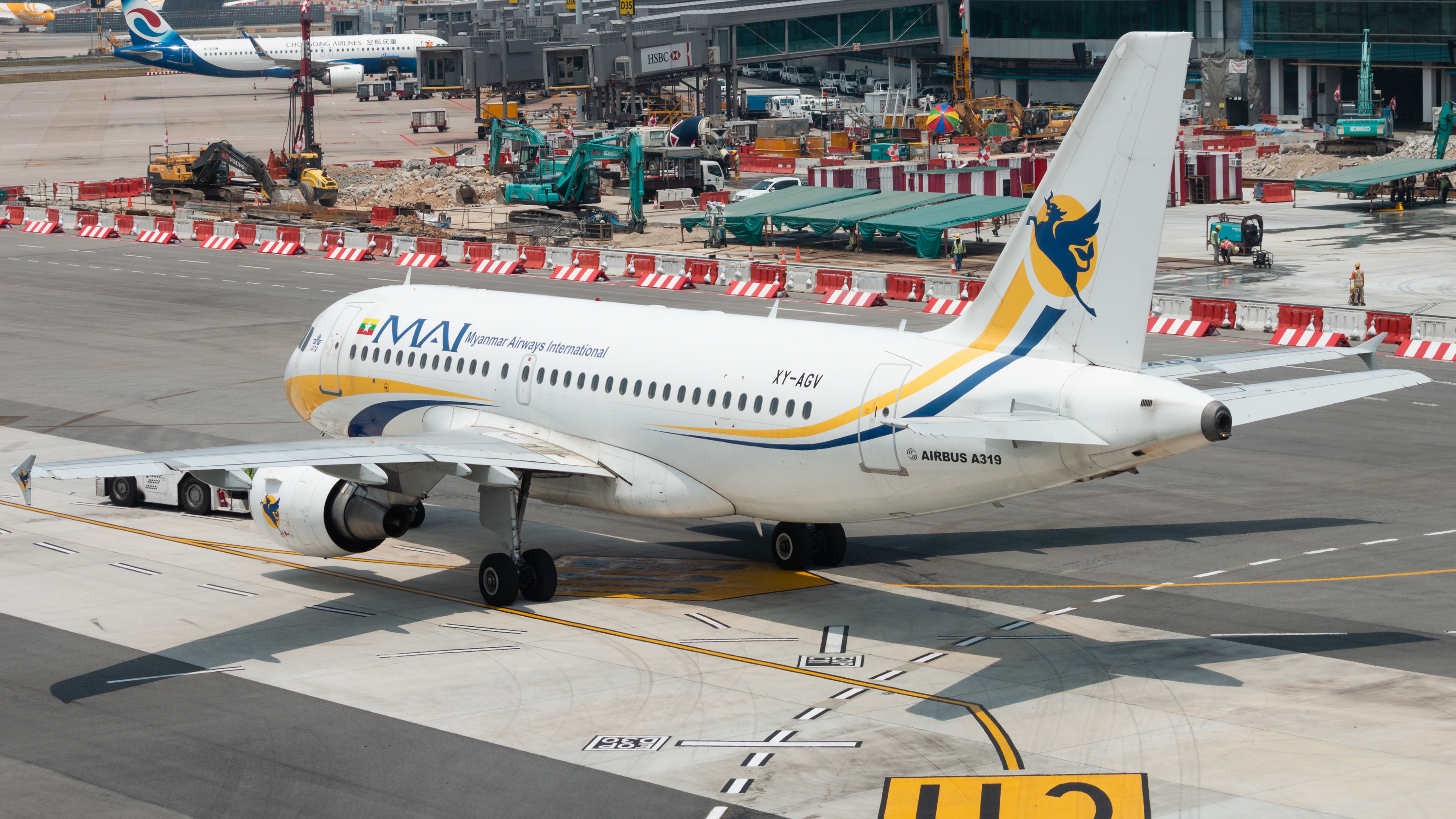 Full size: Myanmar Airways International Airbus A319 XY-AGV at Singapore-Changi Airport