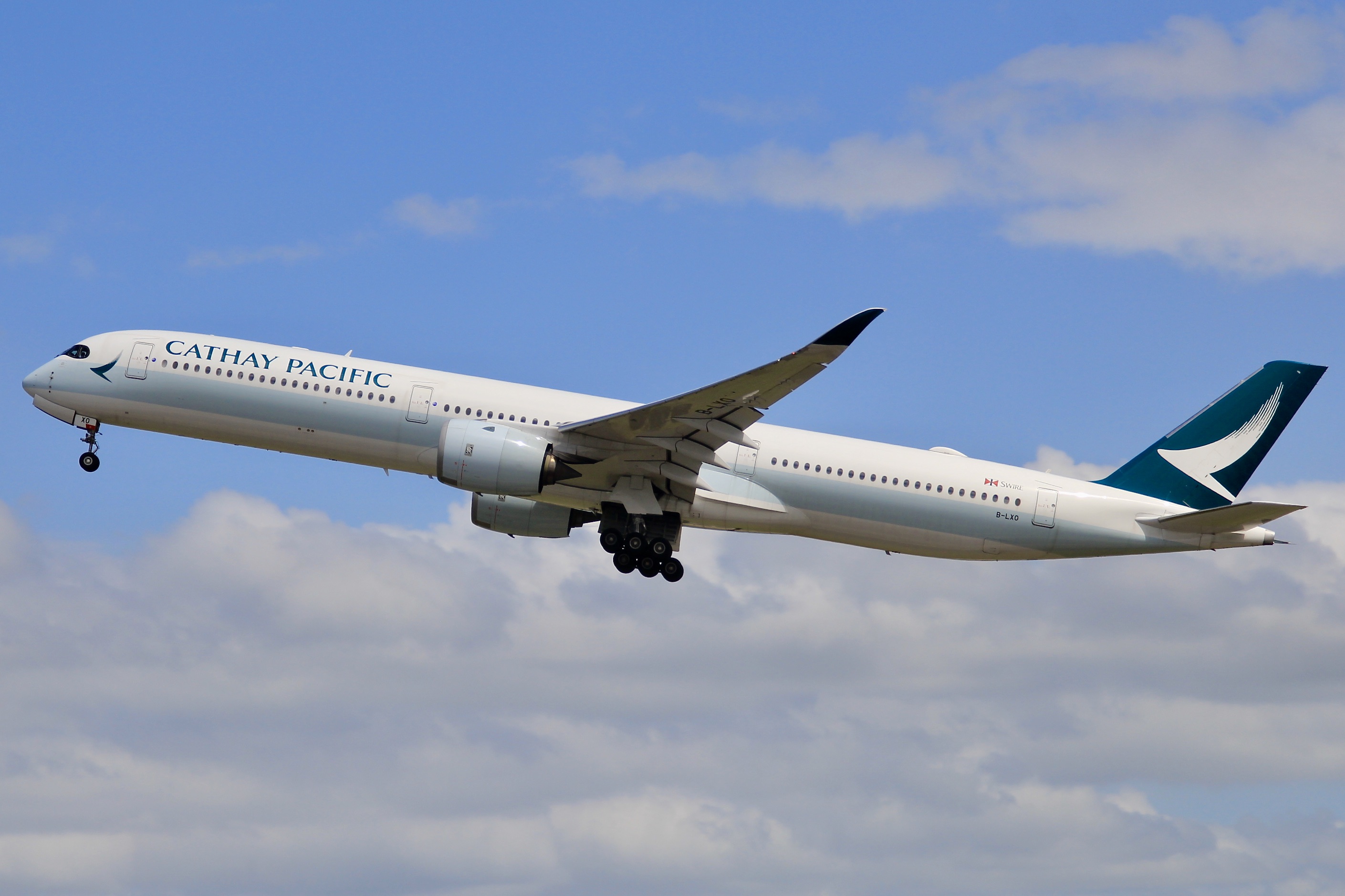 Full size: Cathay Pacific Airbus A350-1000 B-LXO at Auckland International Airport