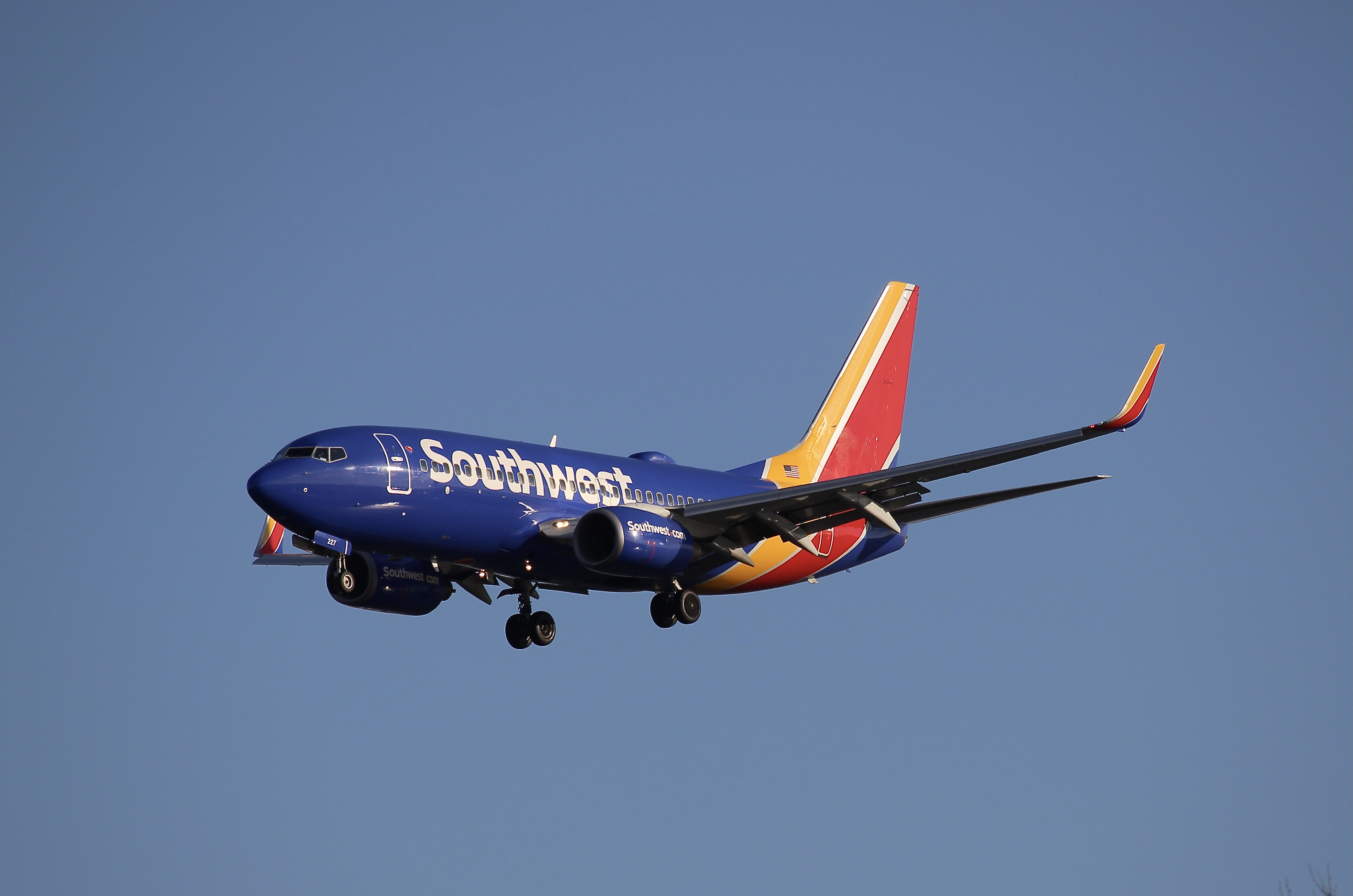 Full size: Southwest Airlines Boeing 737-700 N227WN at Ronald Reagan National Airport
