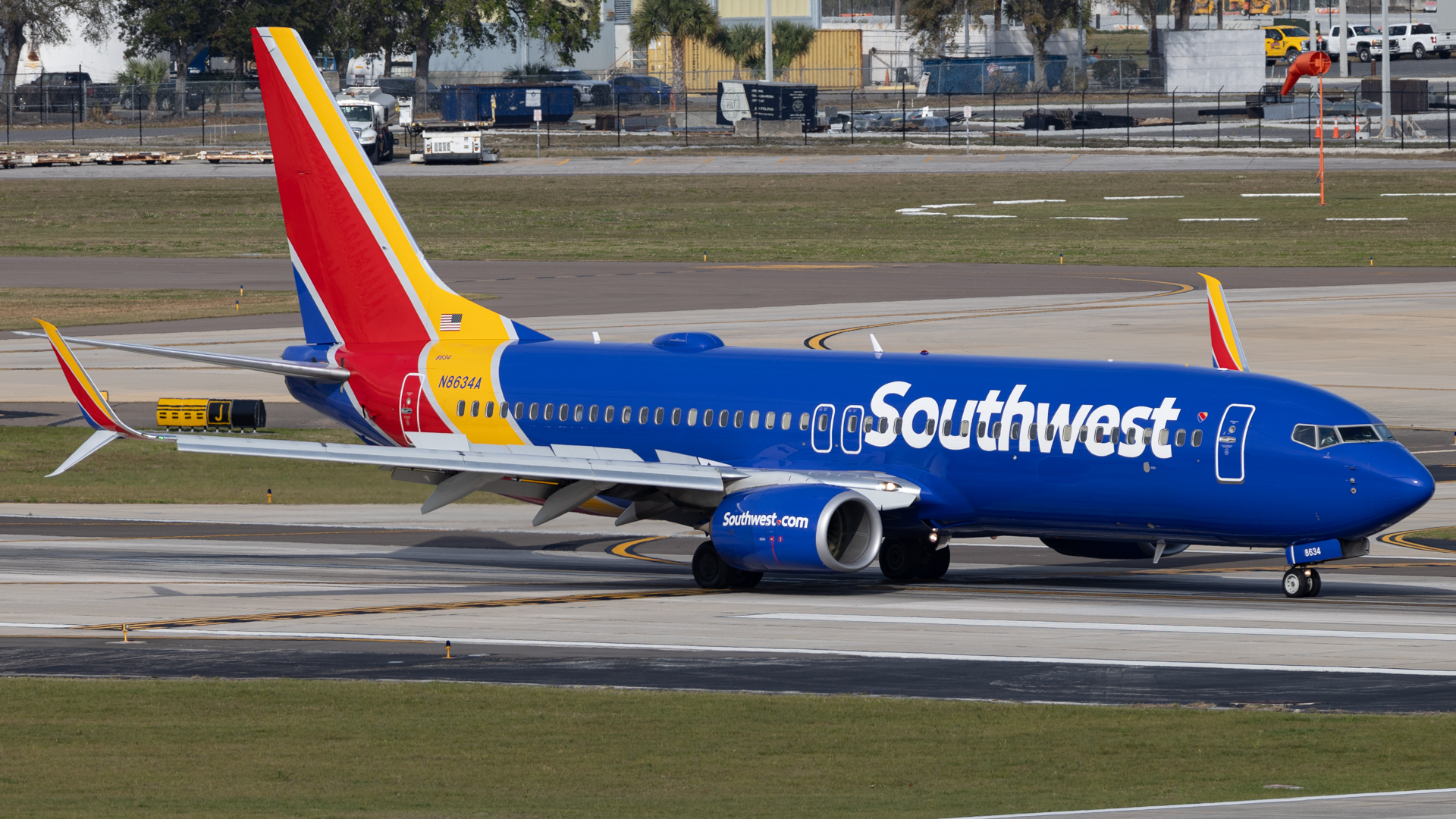 Full size: Southwest Airlines Boeing 737-800 N8634A at Tampa International Airport