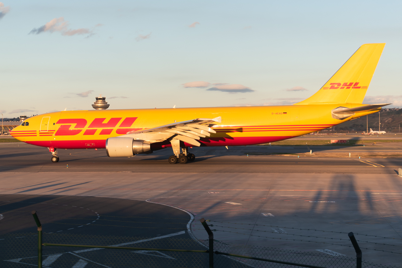 Full size: DHL European Air Transport Airbus A300-600F D-AEAO at Madrid Barajas Airport