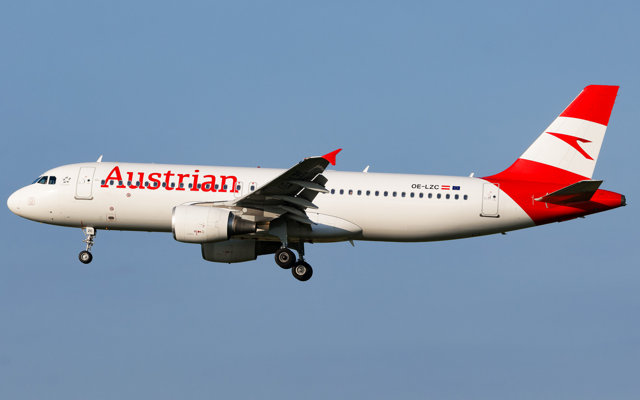 Full size: Austrian Airlines Airbus A320 OE-LZC at Zurich-Kloten Airport