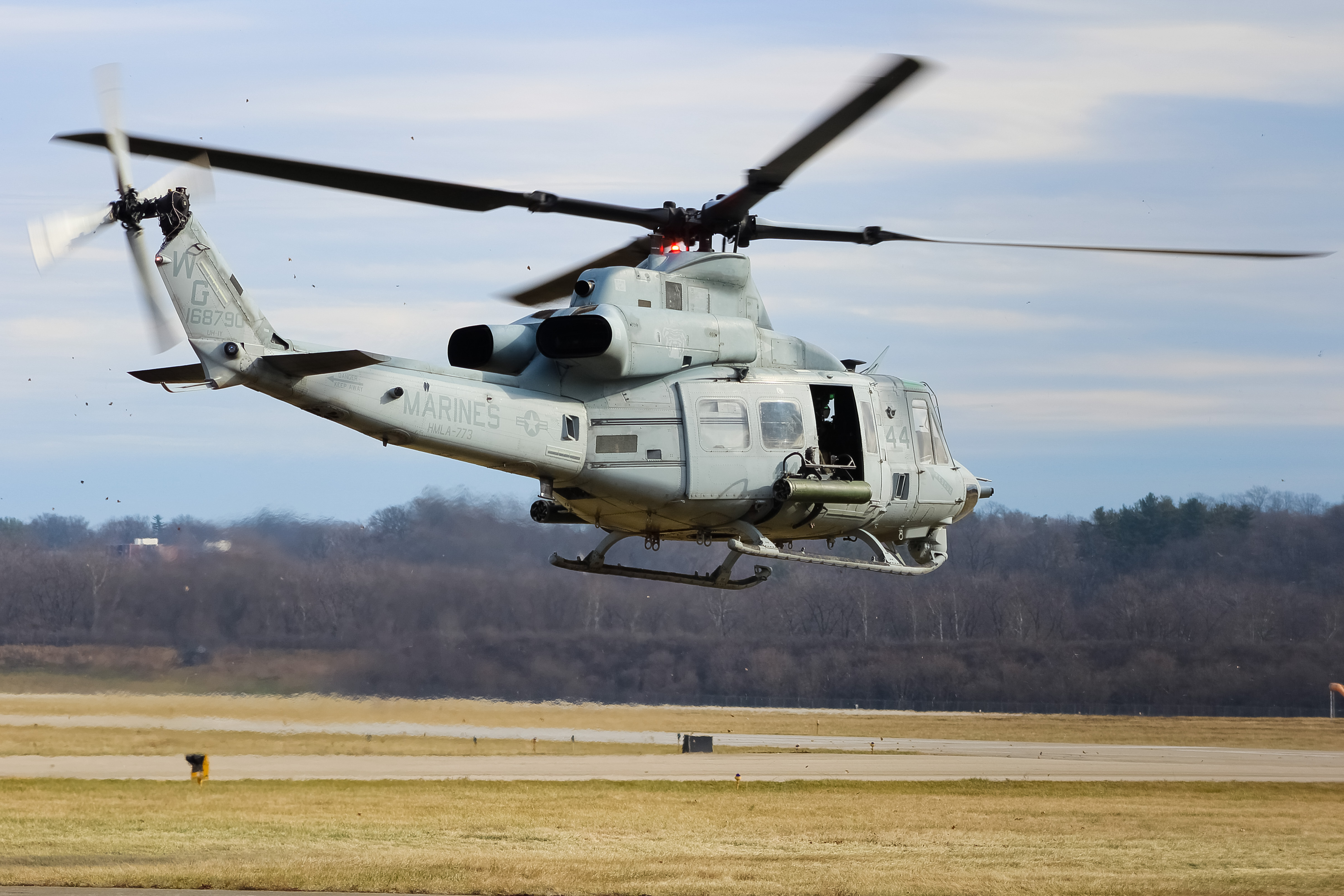 Full size: USMC - United States Marine Corp Bell UH-1Y Venom 168790 at Cincinnati Municipal Airport/Lunken Field