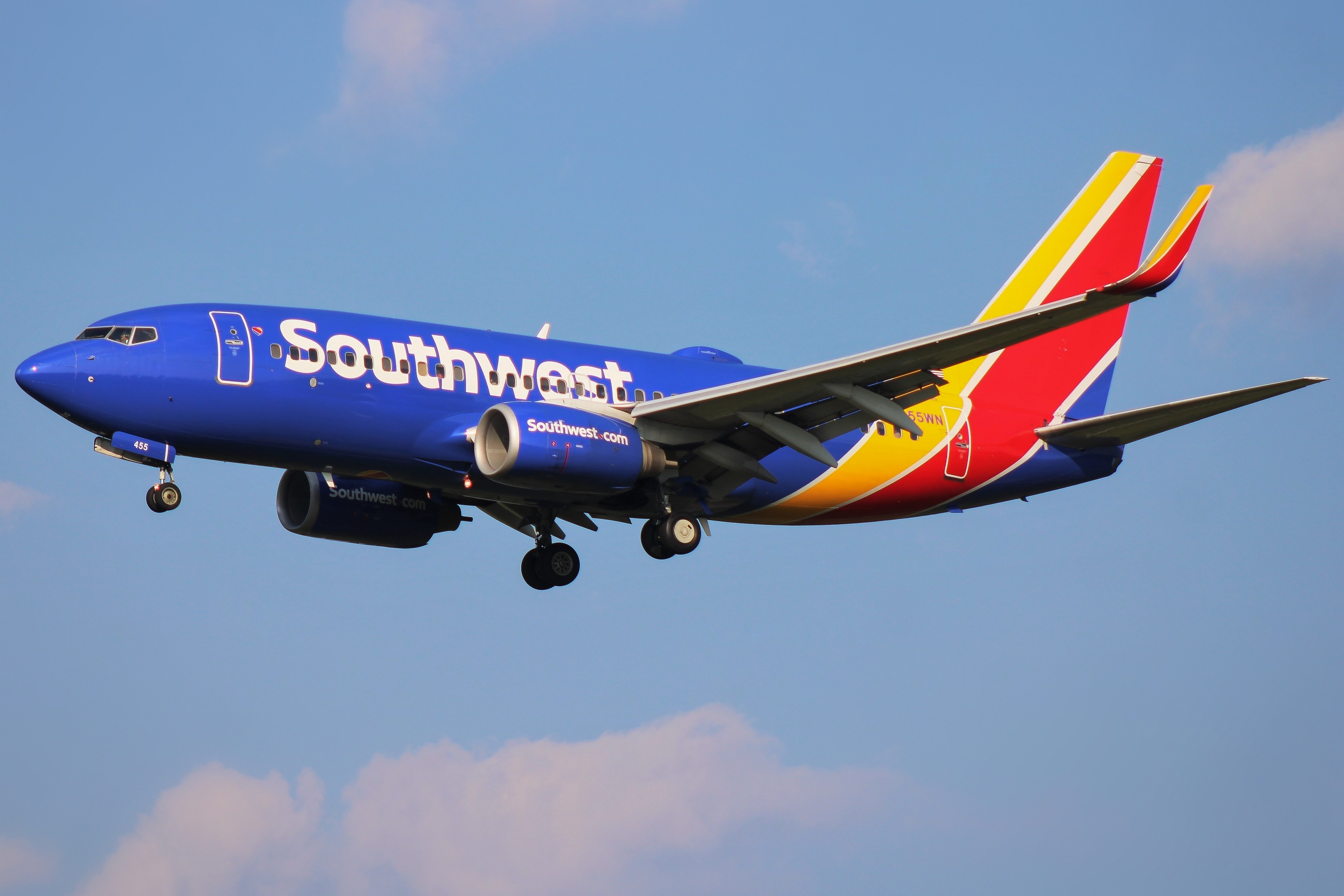Full size: Southwest Airlines Boeing 737-700 N455WN at Baltimore/Washington International Thurgood Marshall Airport