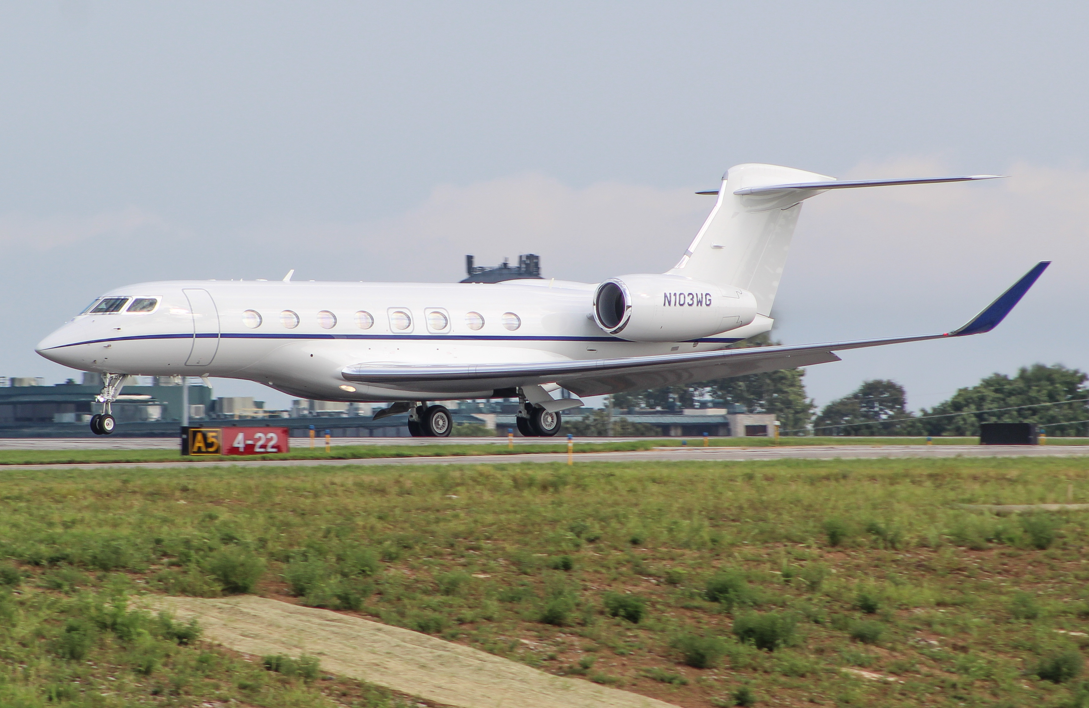 Full size: PRIVATE Gulfstream G650 N103WG at Blue Grass Airport