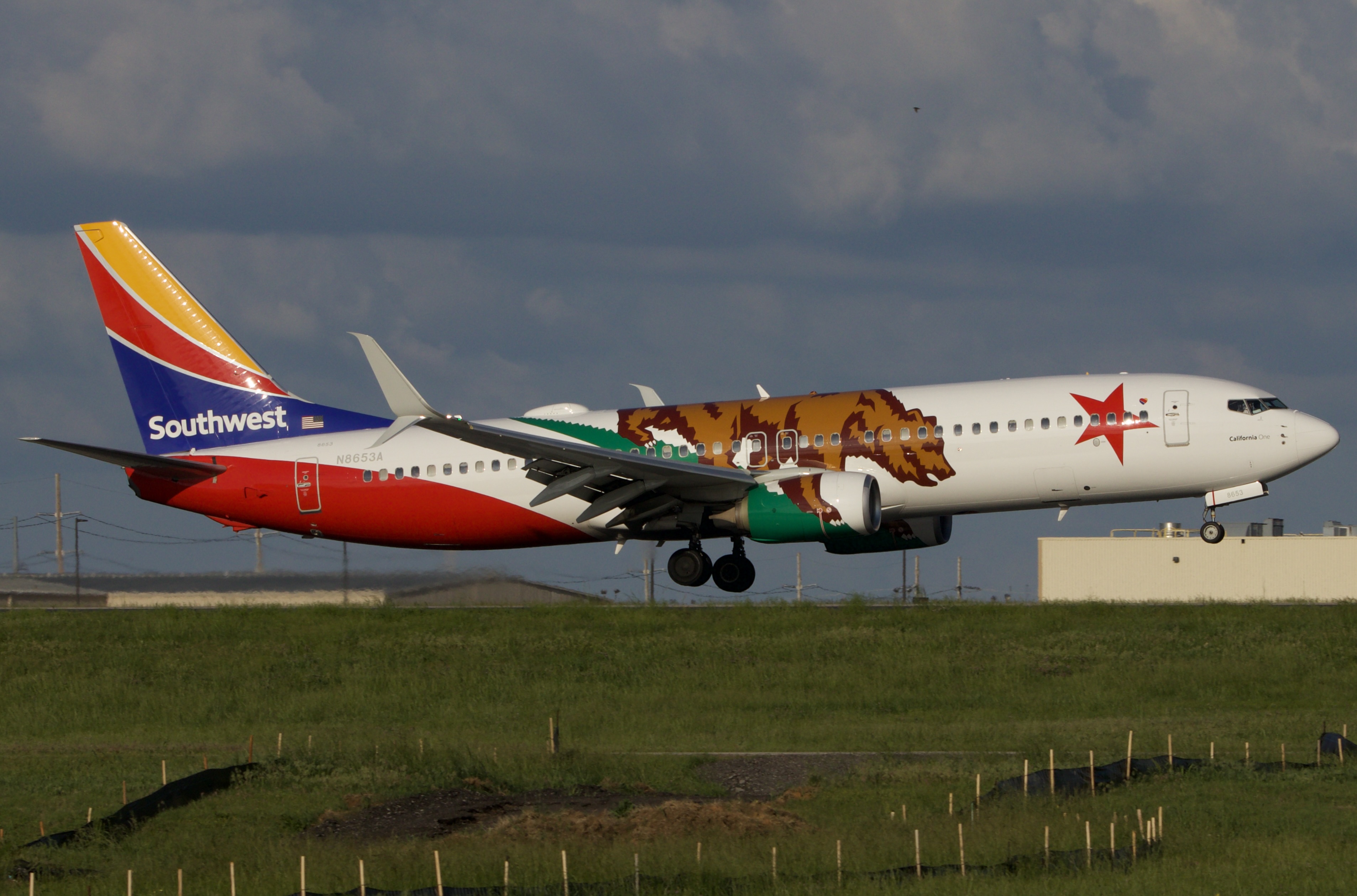 Full size: Southwest Airlines Boeing 737-800 N8653A at Tulsa International Airport