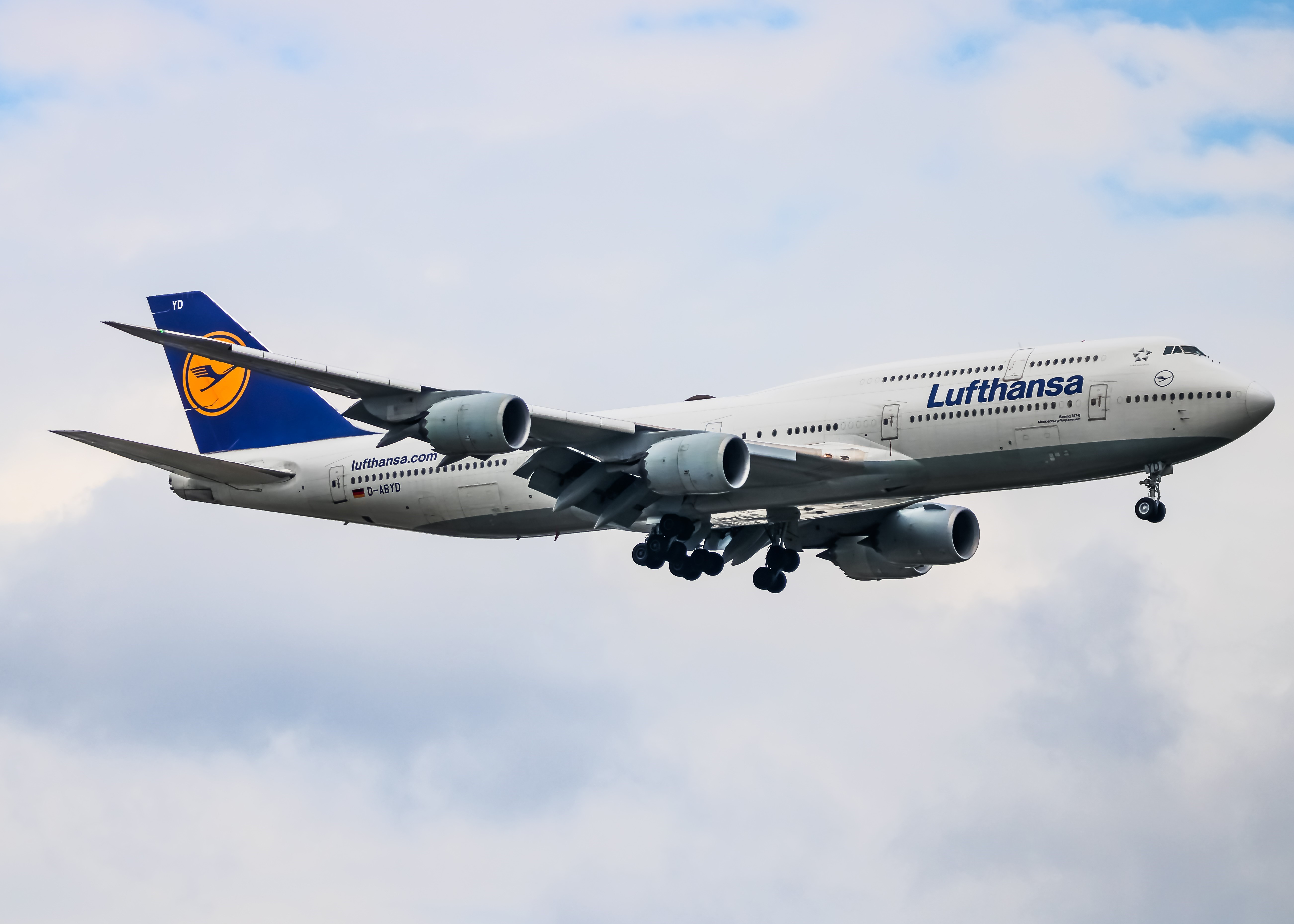 Full size: Lufthansa Boeing 747-8i D-ABYD at Washington Dulles International Airport