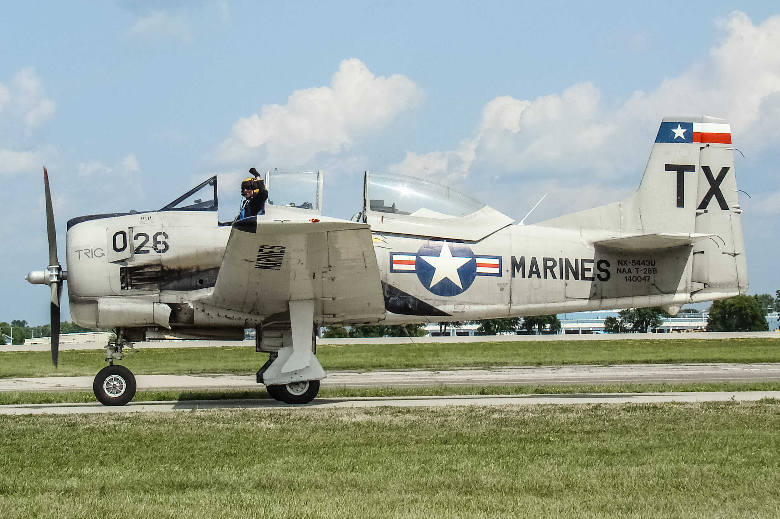 Full size: PRIVATE North American T-28B N5443U at Wittman Regional Airport