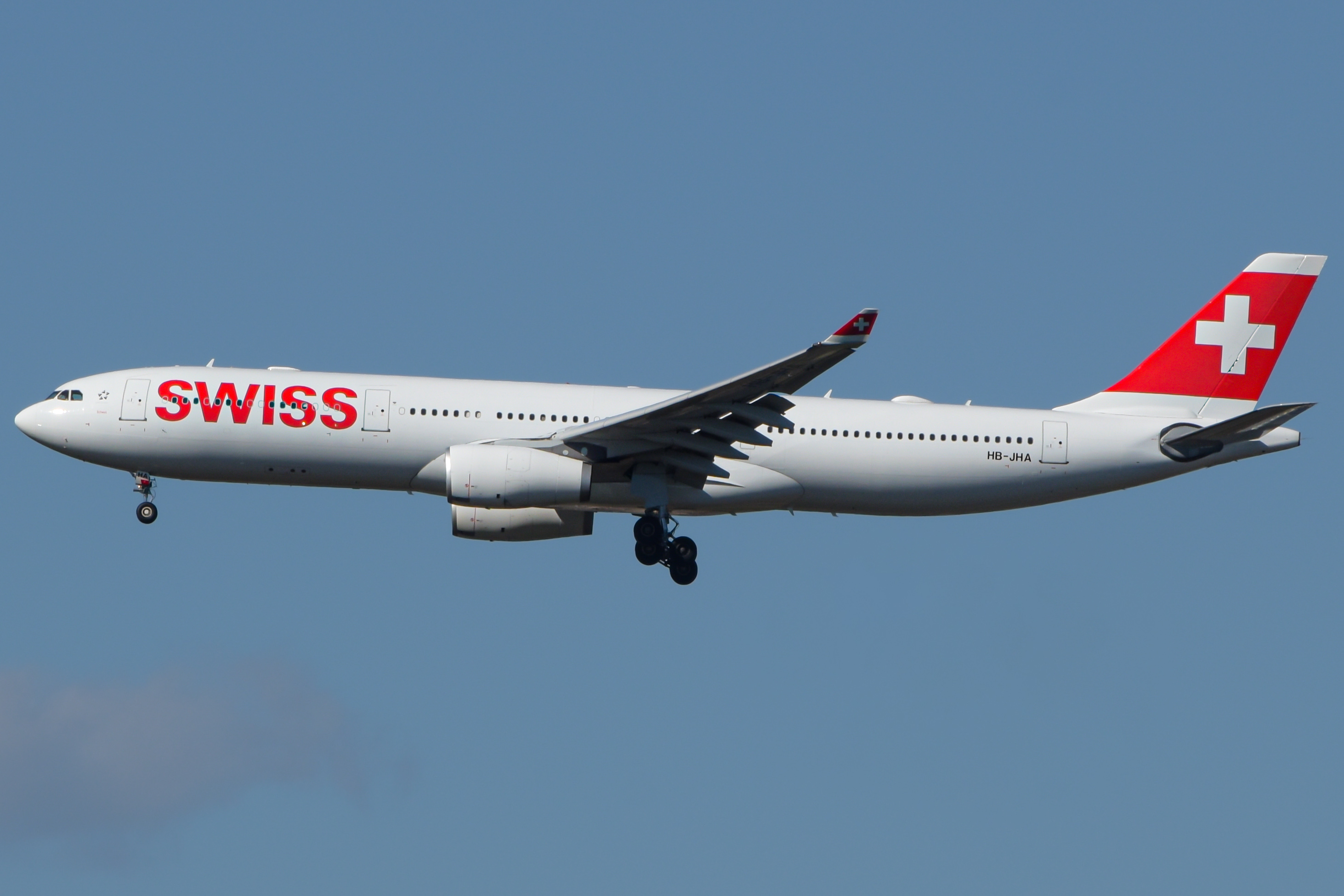Full size: Swiss International Air Lines Airbus A330-300 HB-JHA at Washington Dulles International Airport