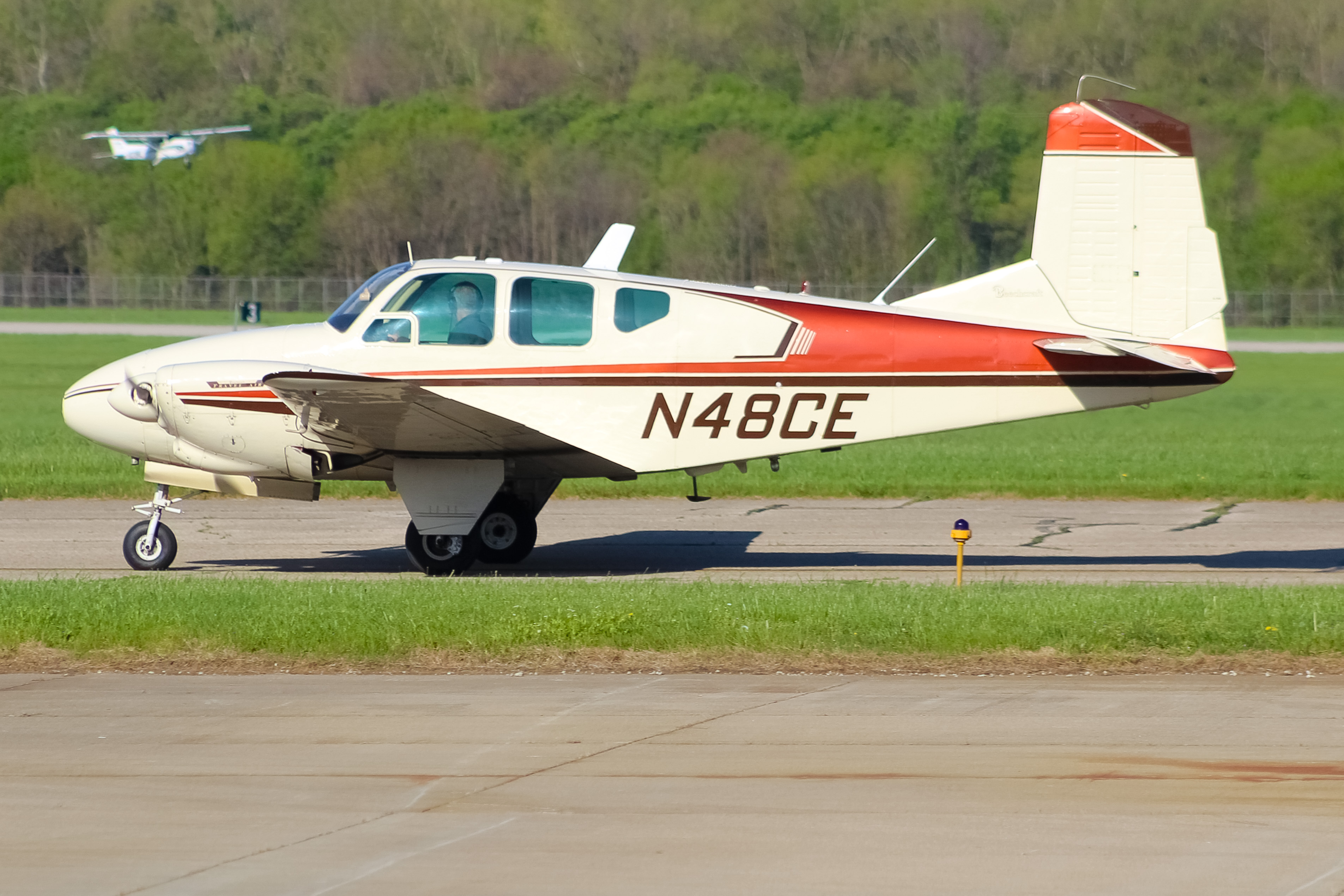 Full size: PRIVATE  Beechcraft 95 N48CE at Cincinnati Municipal Airport/Lunken Field