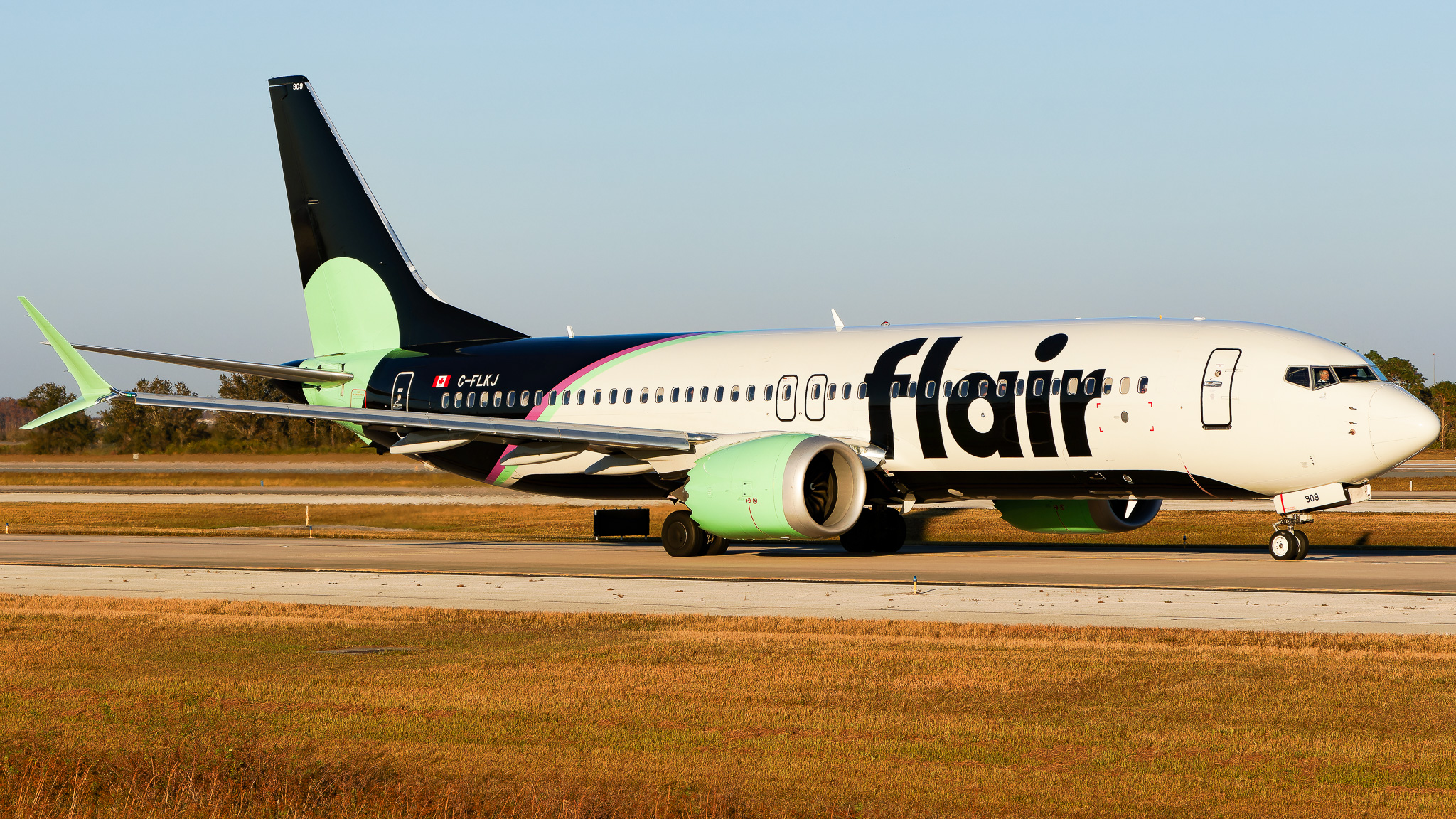 Full size: Flair Airlines Boeing 737 MAX 8 C-FLKJ at Orlando International Airport