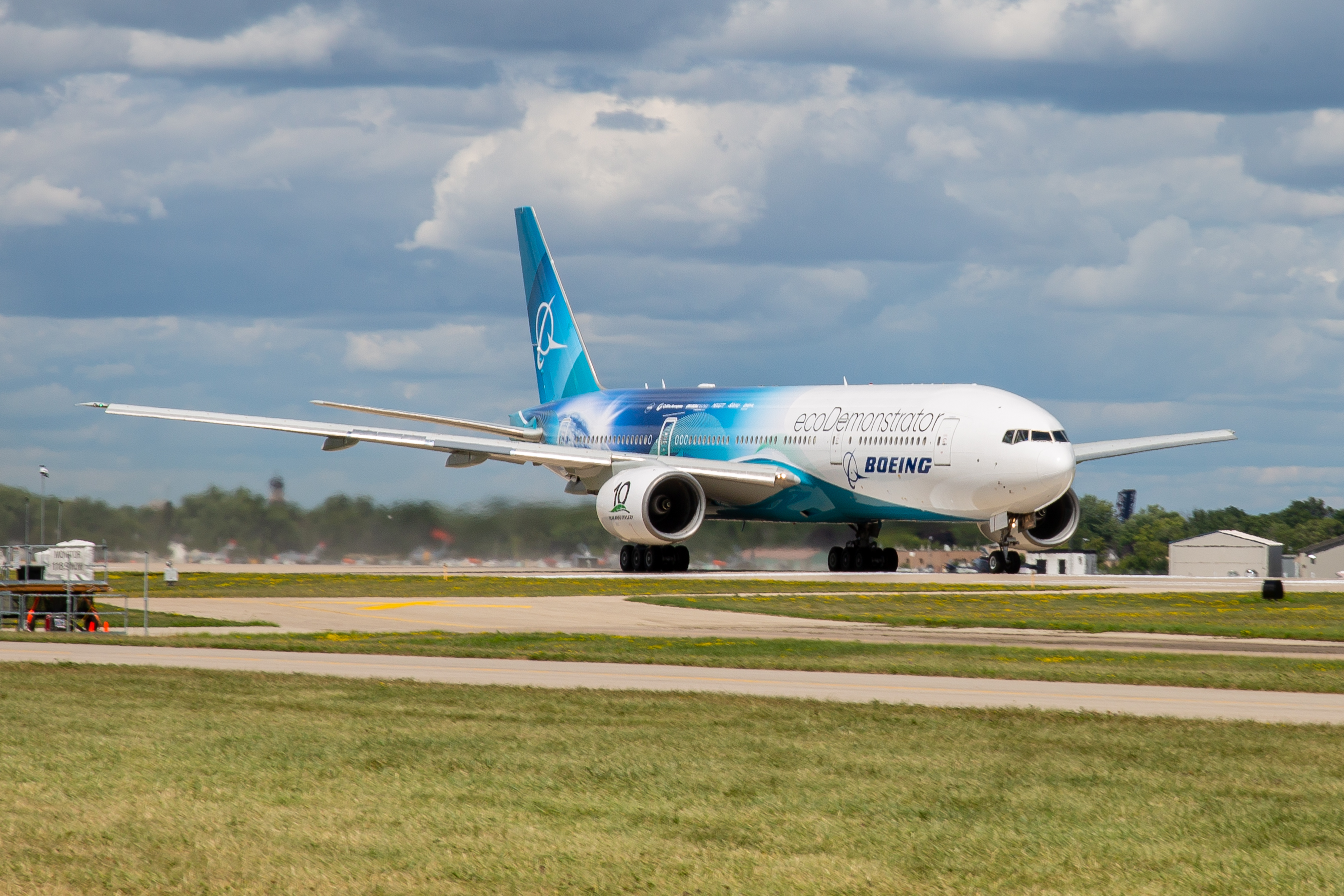 Full size: Boeing Boeing 777-200ER N861BC at Wittman Regional Airport