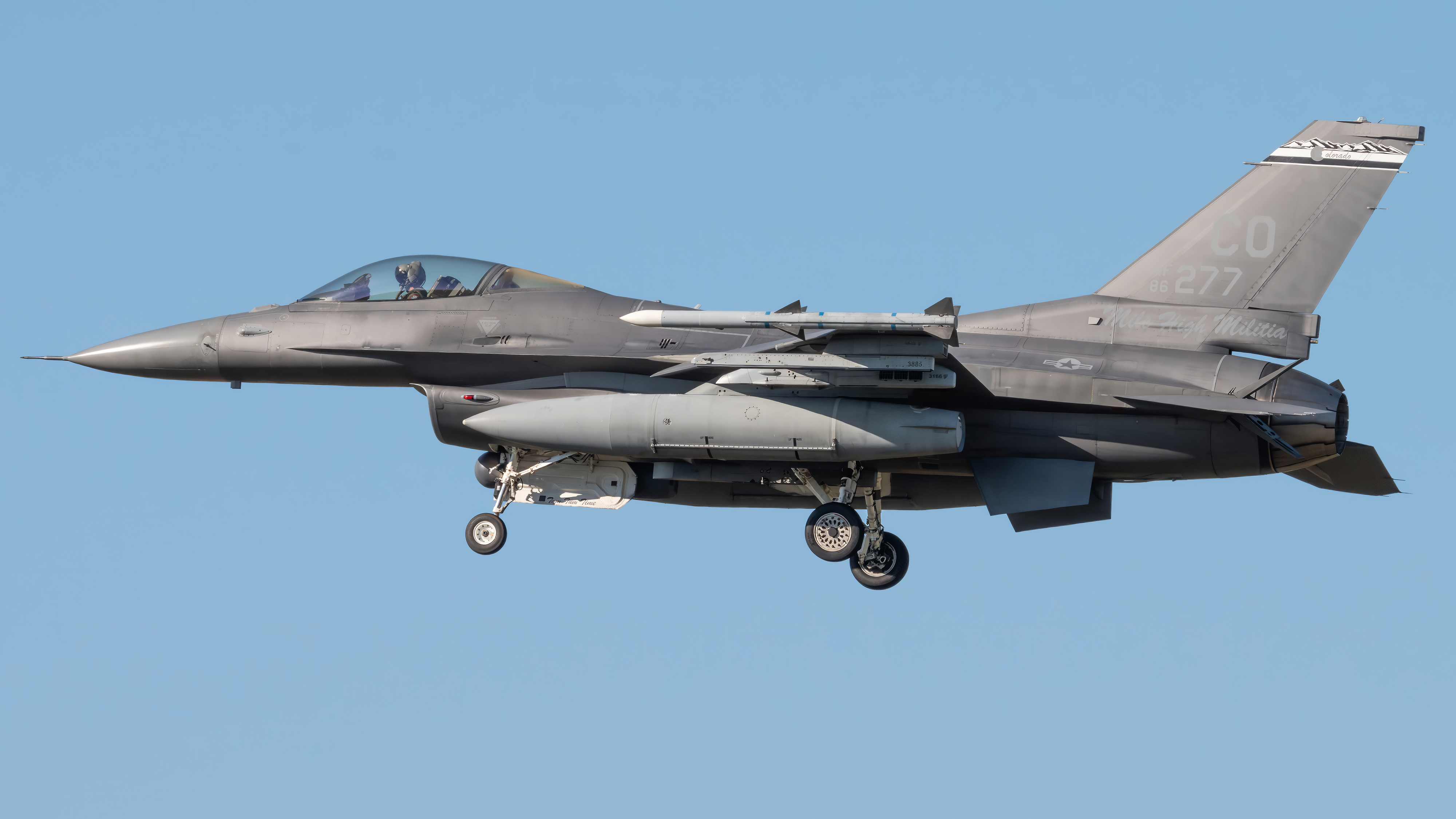 Full size: USAF - United States Air Force General Dynamics F-16 Fighting Falcon 86-0277 at Joint Base Andrews