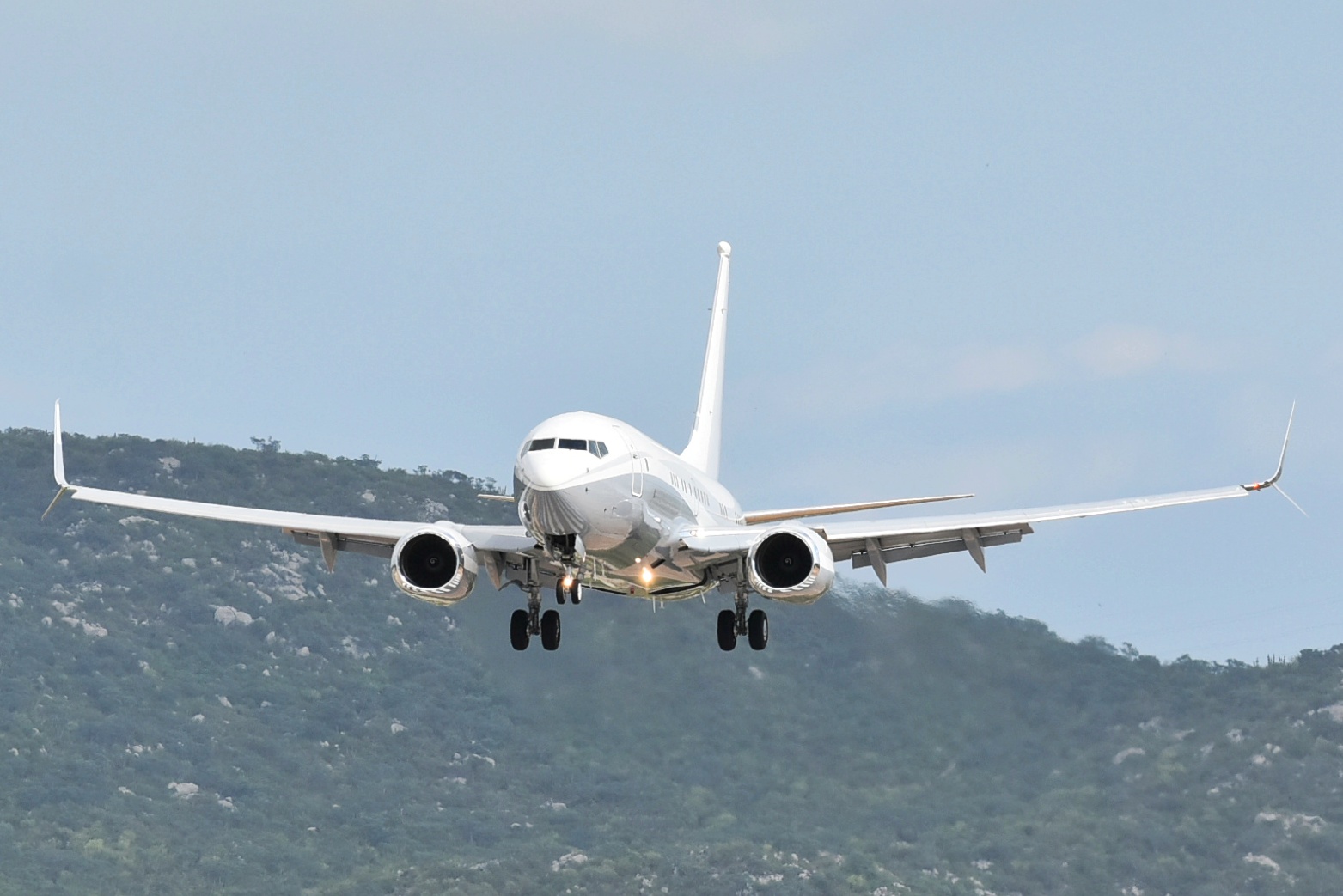 Full size: PRIVATE Boeing 737-700 N1TS at Aeropuerto de Cabo San Lucas Internacional