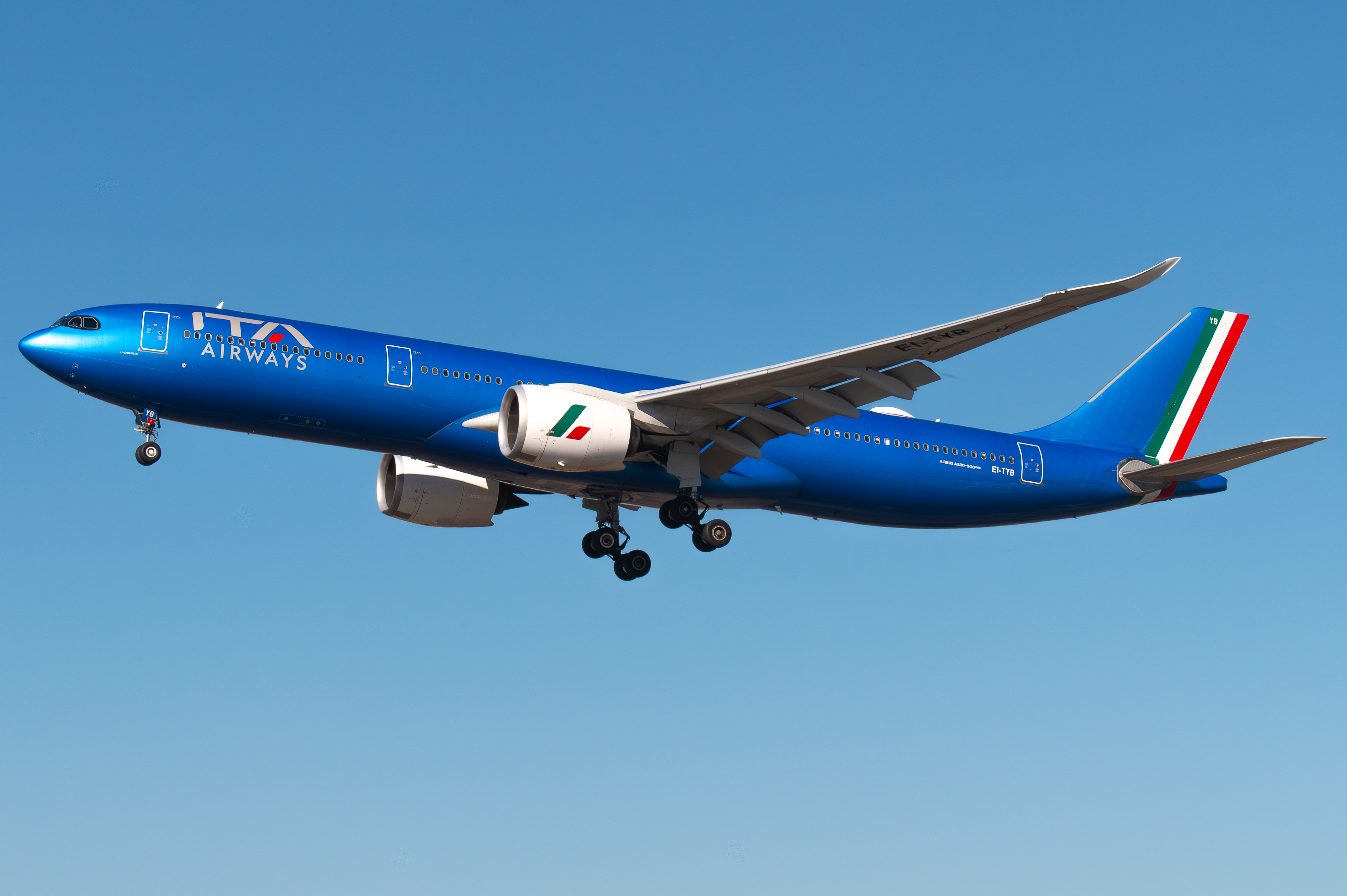 Full size: ITA Airways Airbus A330-900 EI-TYB at Los Angeles International Airport