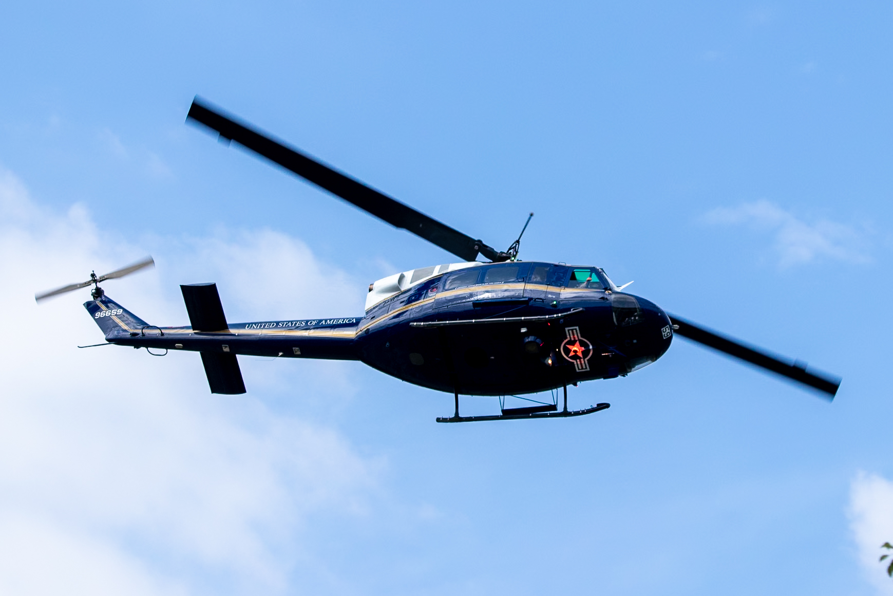 Full size: USAF - United States Air Force Bell UH-1 Huey/Iroquois  69-6659 at Joint Base Andrews
