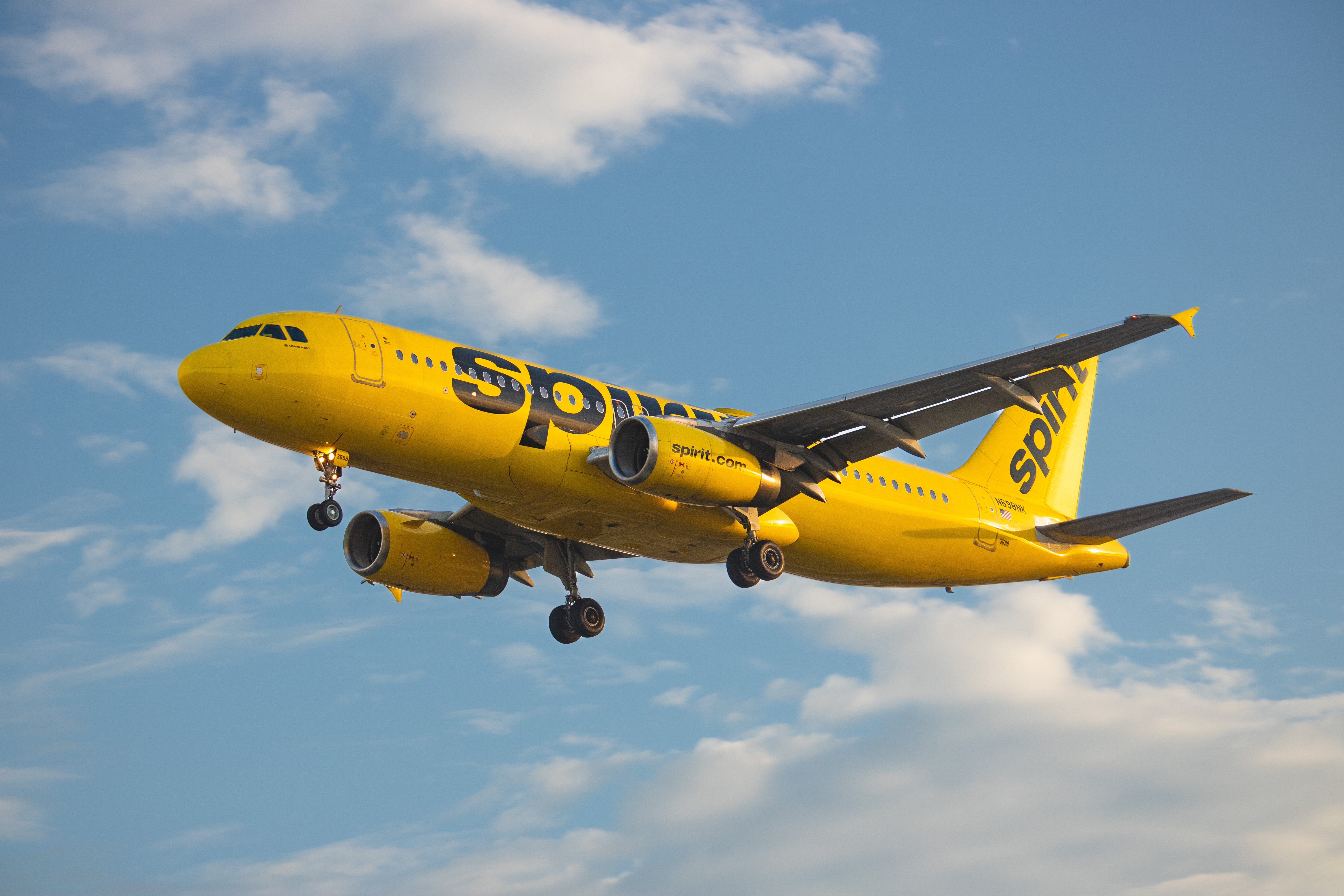 Full size: Spirit Airlines Airbus A320 N698NK at Chicago O'Hare International Airport