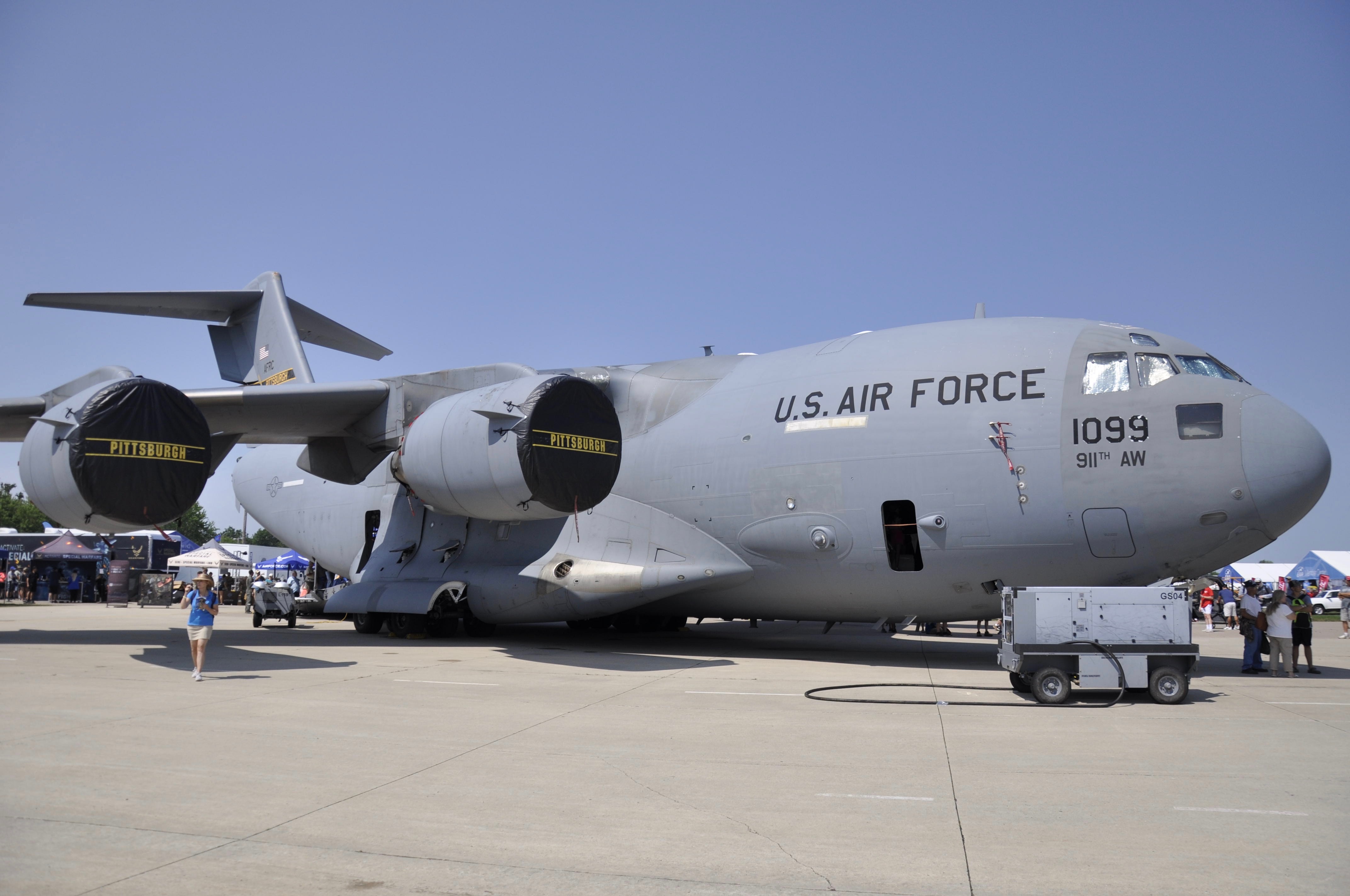 Full size: USAF - United States Air Force Boeing C-17 Globemaster III AFRC at Wittman Regional Airport