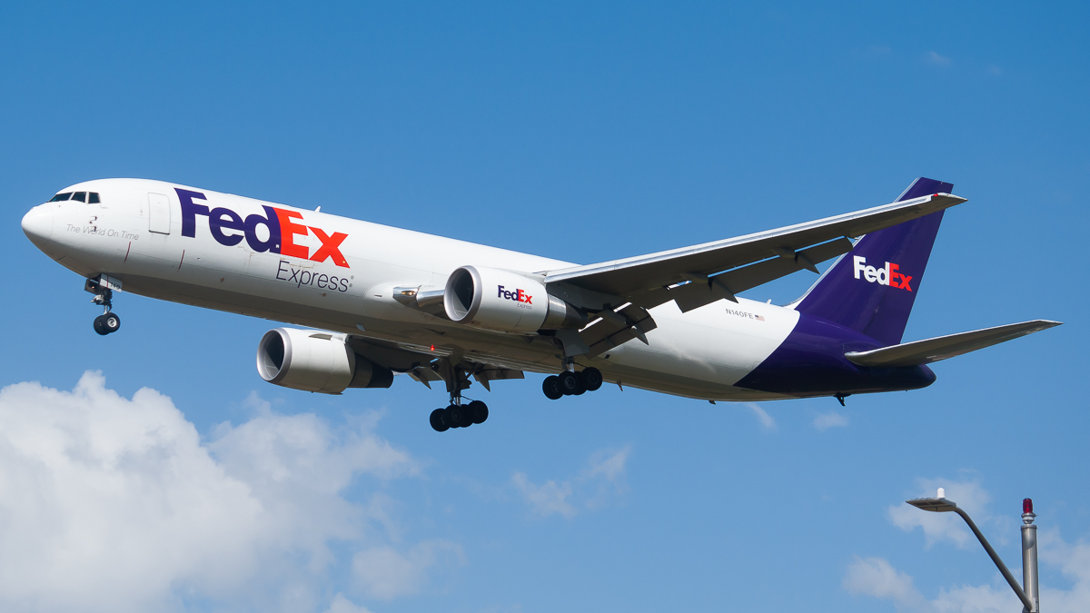 Full size: FedEx Boeing 767-300F N140FE at Portland International Airport
