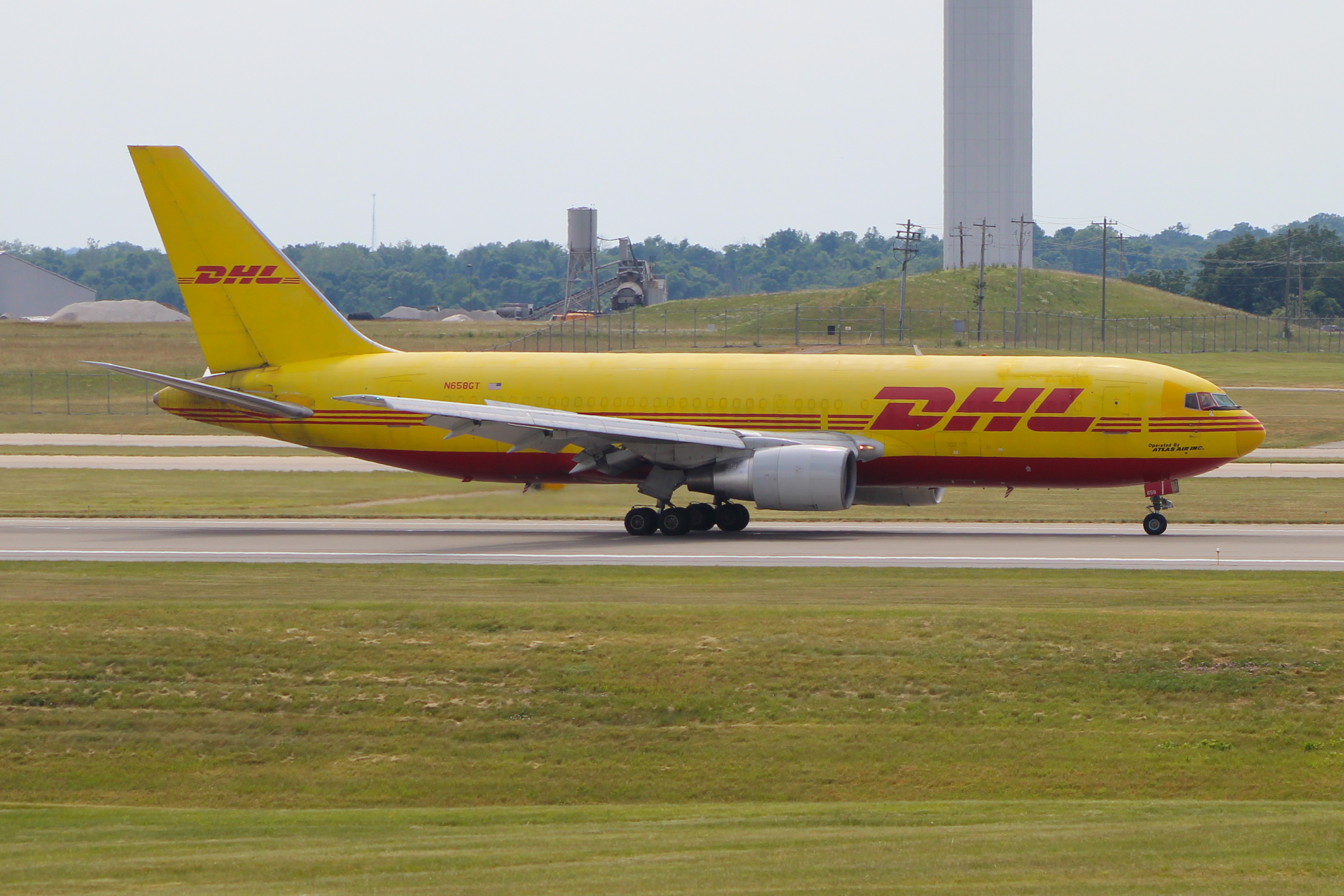 Full size: Atlas Air Boeing 767-200F N658GT at Cincinnati/Northern Kentucky International Airport