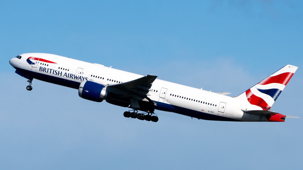 Full size: British Airways Boeing 777-200ER G-VIIV at London Heathrow International Airport