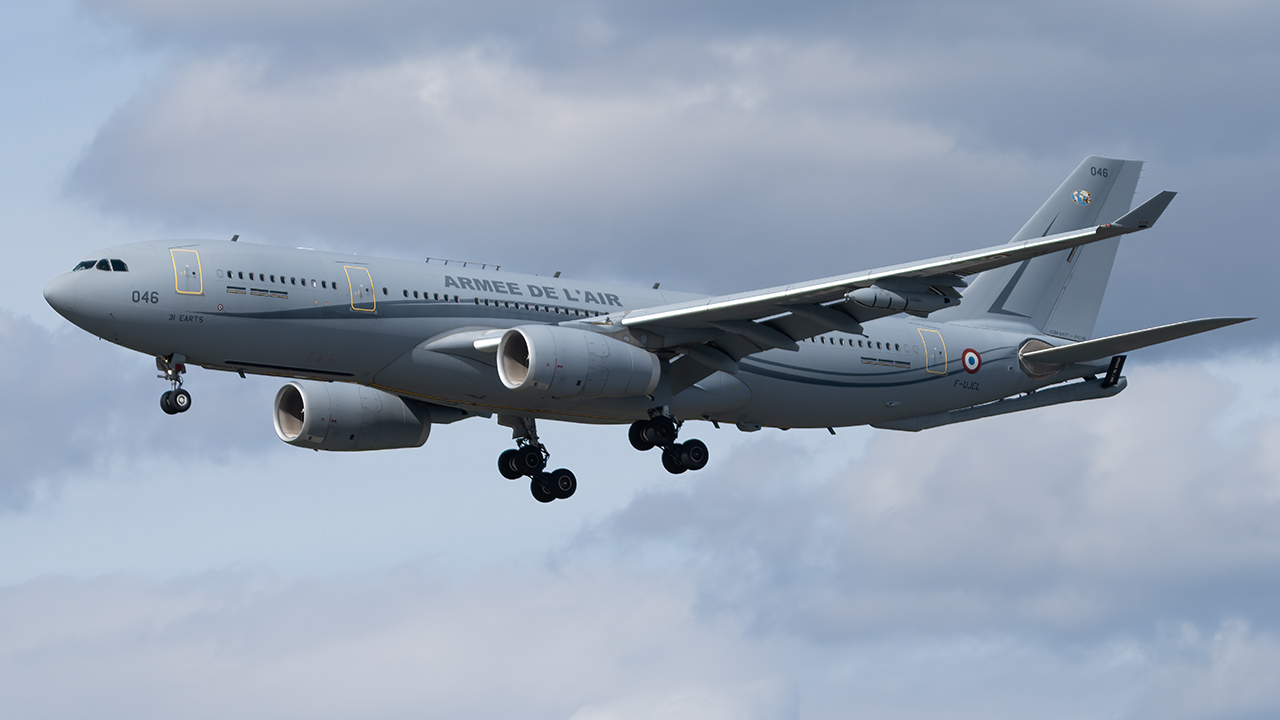 Full size: French Air Force  Airbus A330-200MRTT F-UJCL at Vancouver International Airport