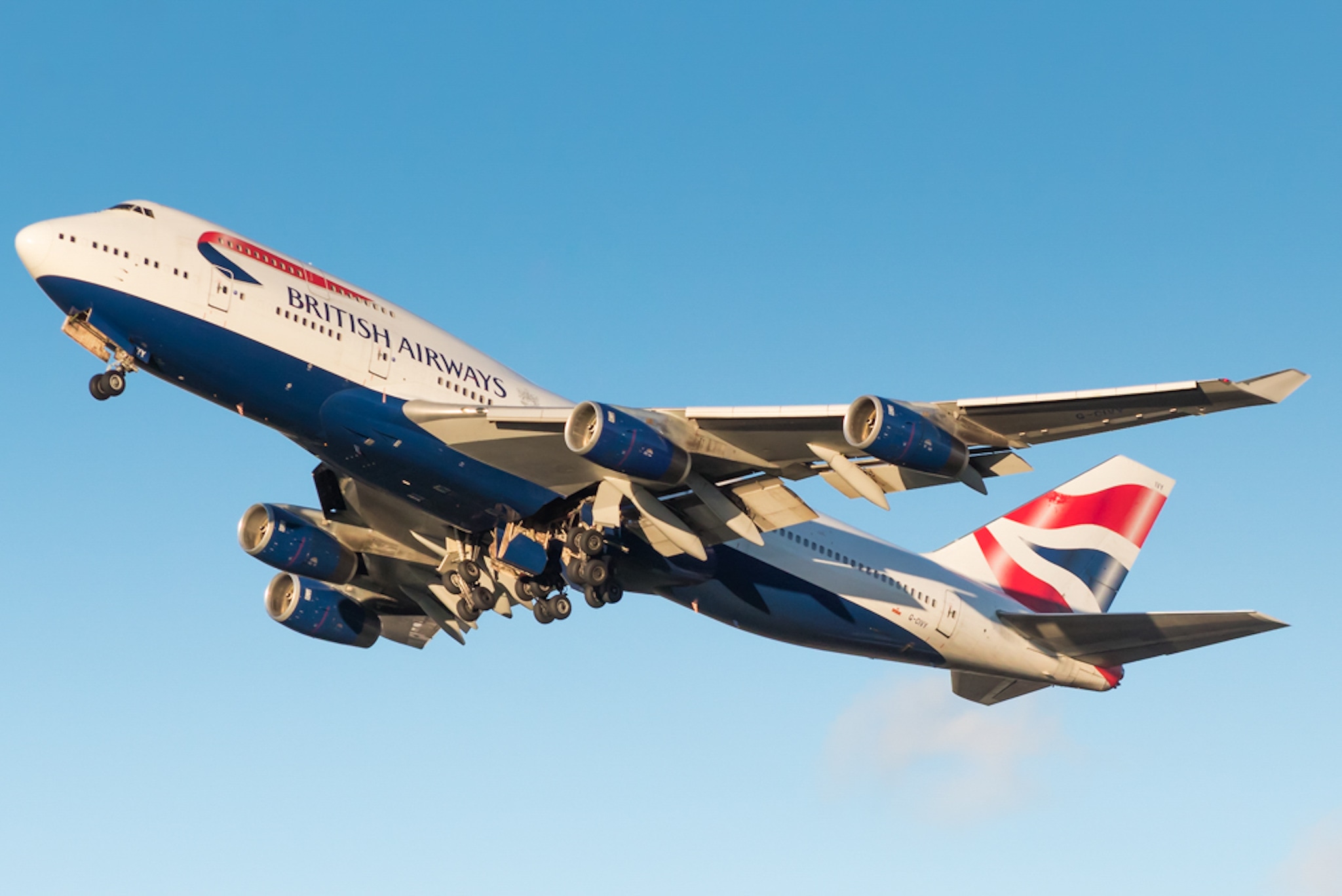 Full size: British Airways Boeing 747-400 G-CIVY at London Heathrow International Airport