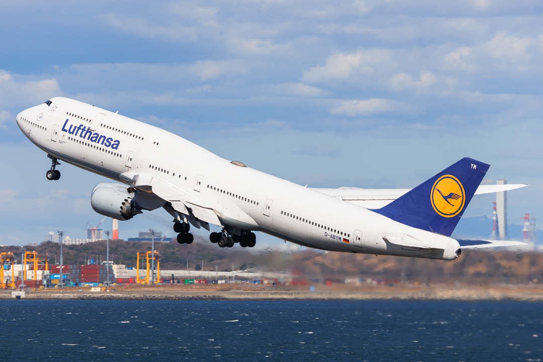 Full size: Lufthansa Boeing 747-8i D-ABYM at Tokyo-Haneda Airport