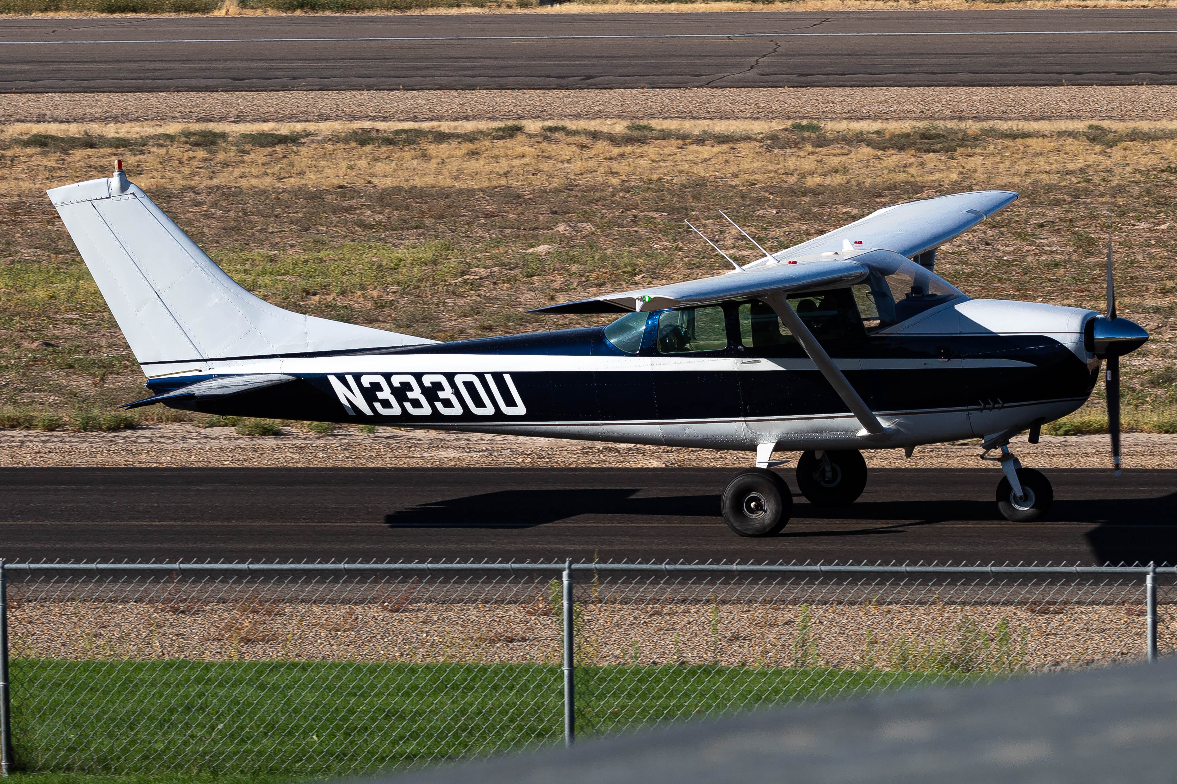 Full size: PRIVATE Cessna 182 Skylane N3330U at Nampa Municipal Airport