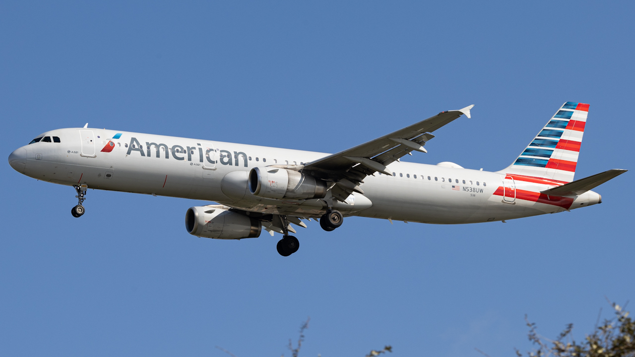 Full size: American Airlines Airbus A321-200 N538UW at Tampa International Airport