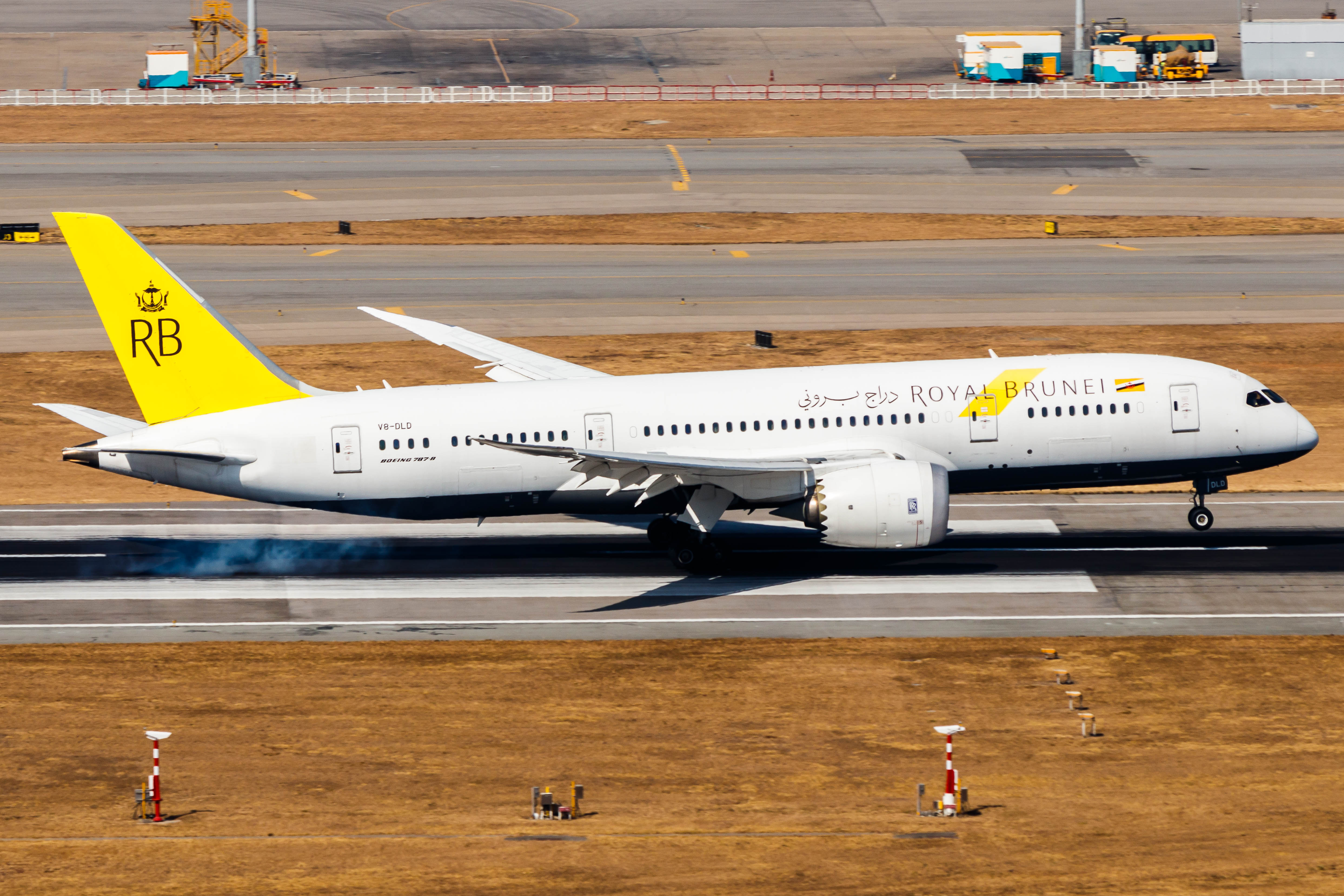 Full size: Royal Brunei Airlines Boeing 787-8 V8-DLD at Hong Kong International Airport