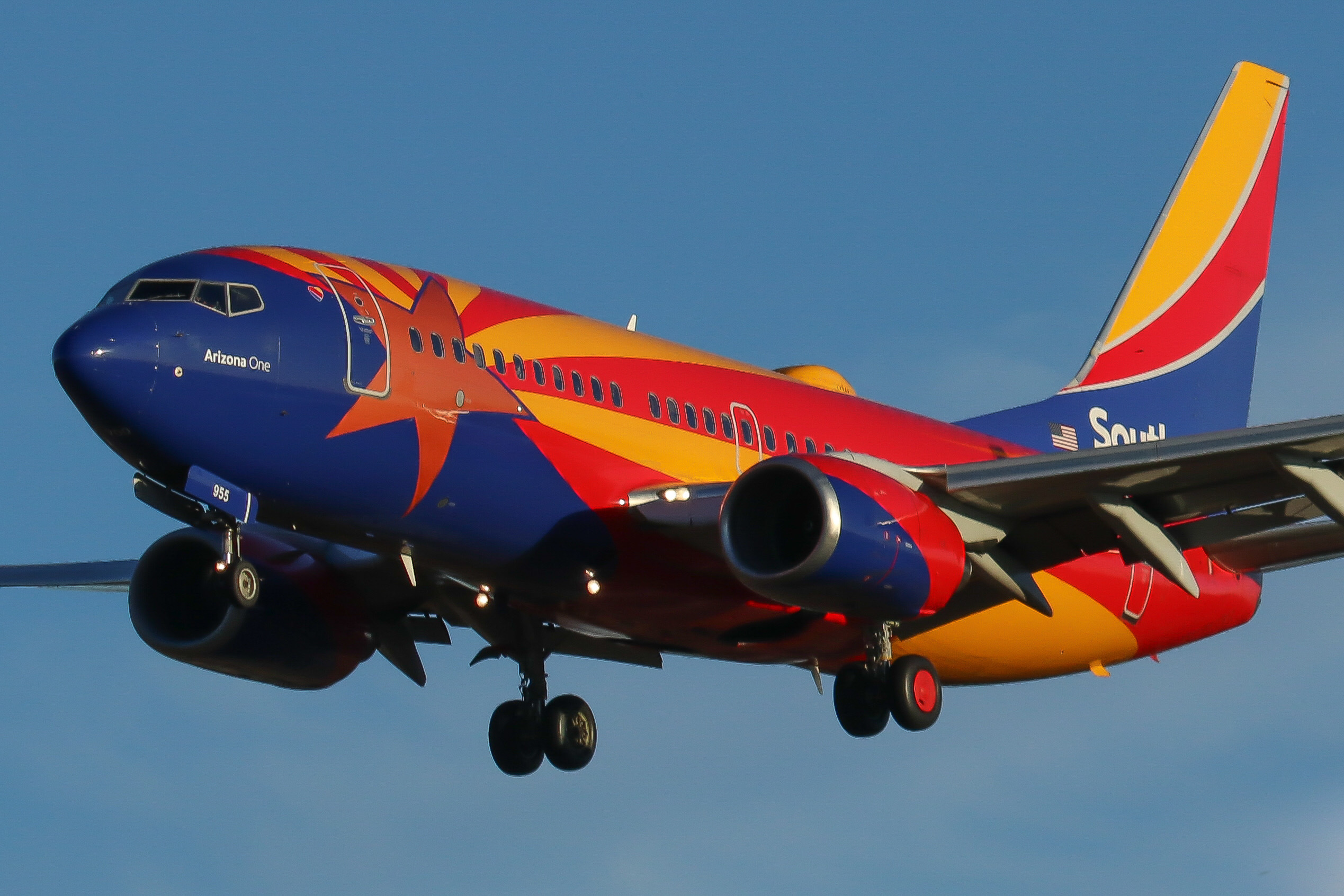 Full size: Southwest Airlines Boeing 737-700 N955WN at Baltimore/Washington International Thurgood Marshall Airport